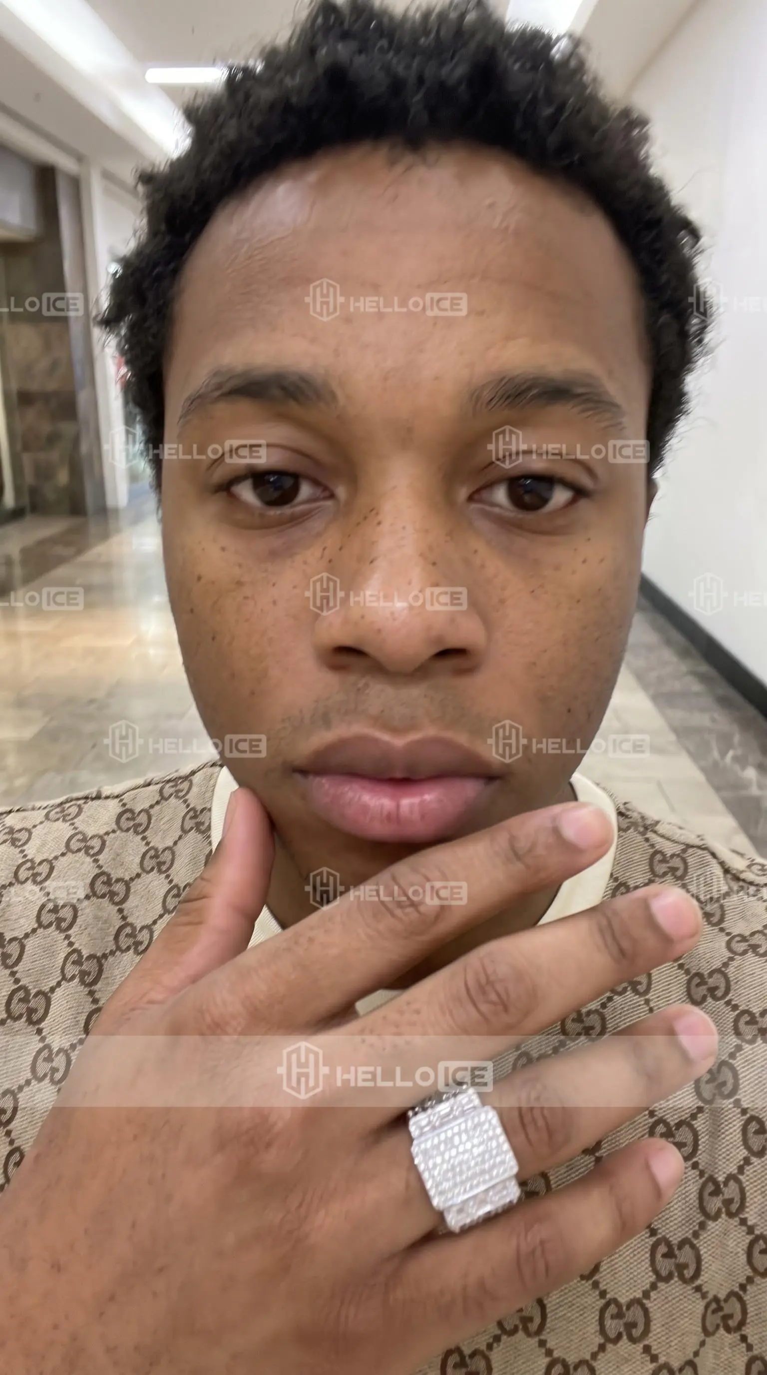 Helloice Review Image