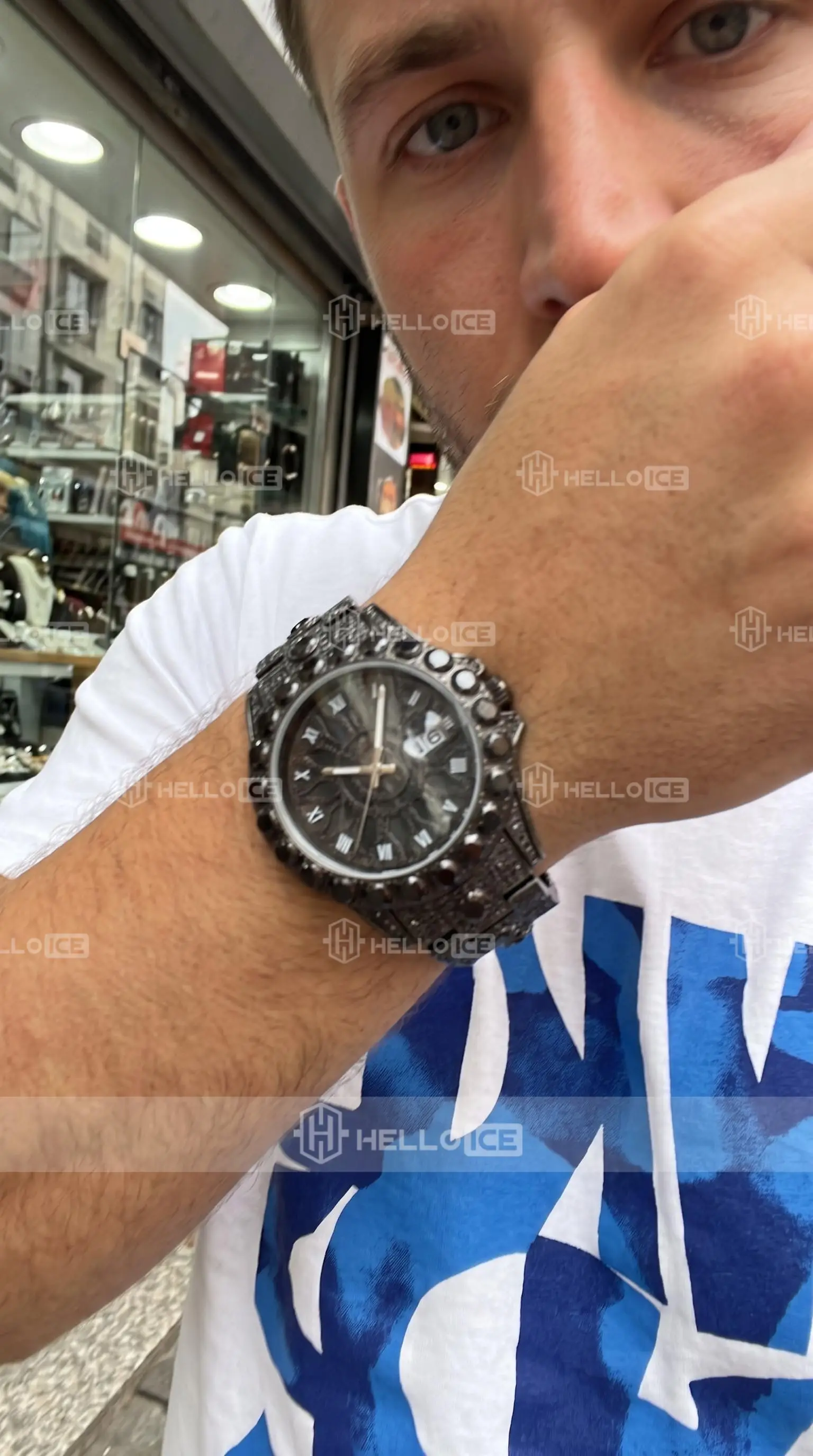 Helloice Review Image