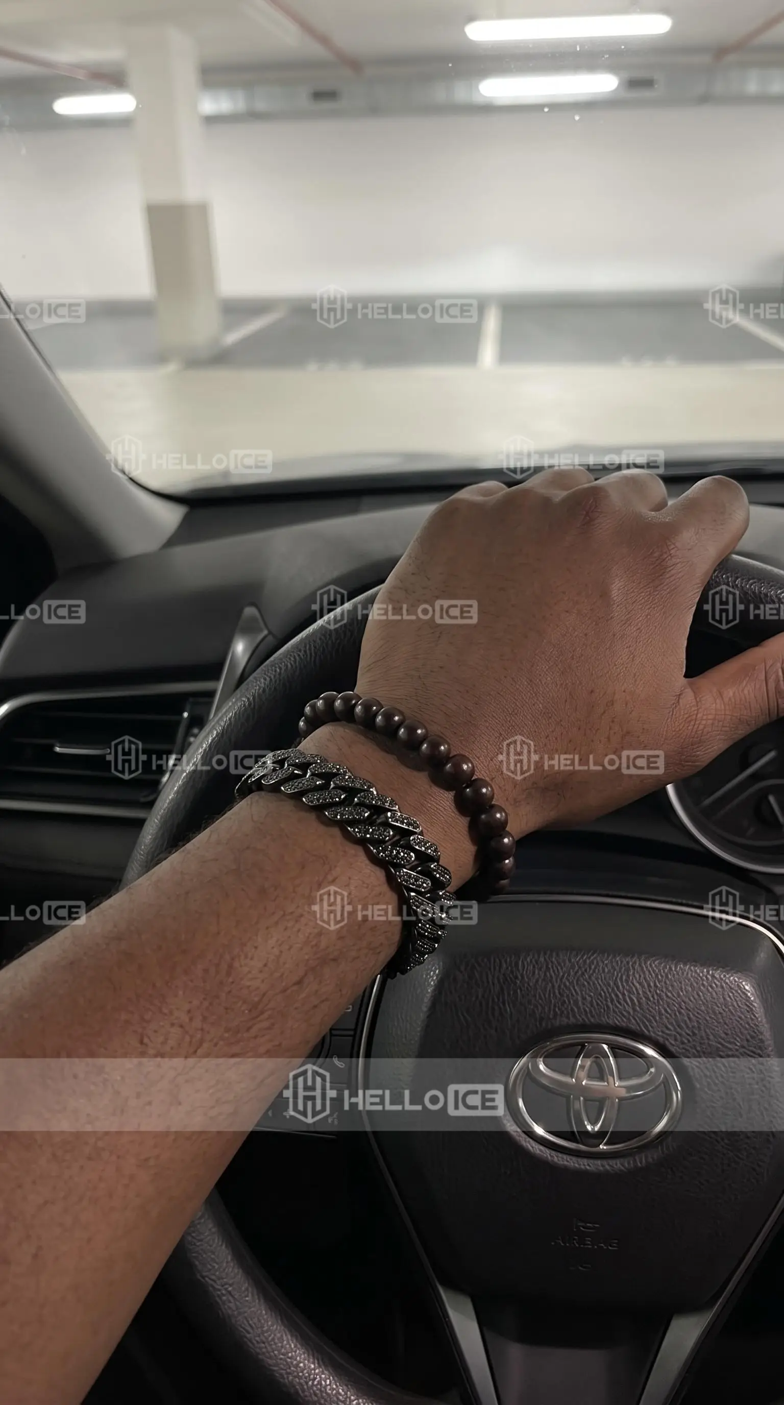 Helloice Review Image
