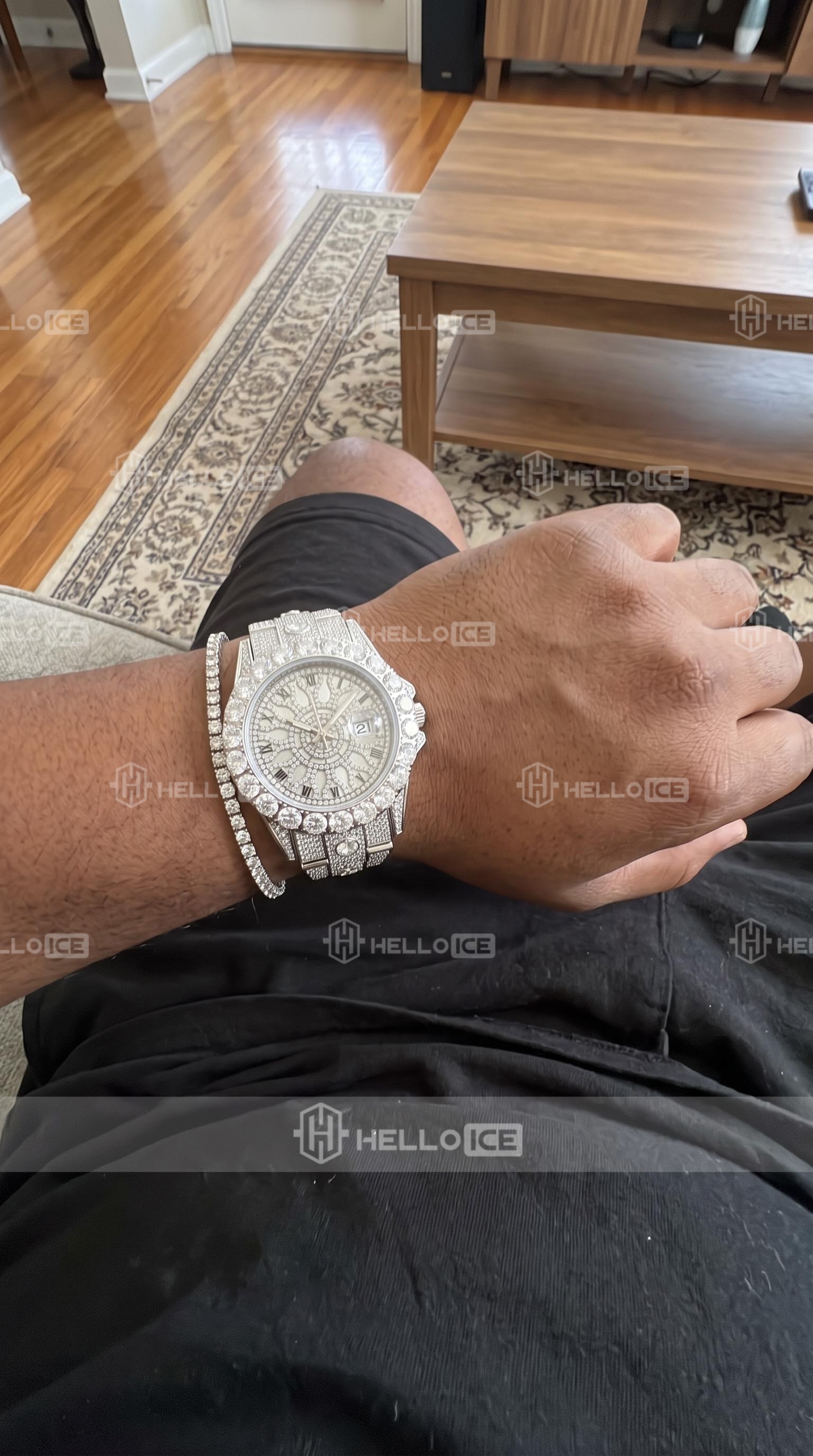 Helloice Review Image