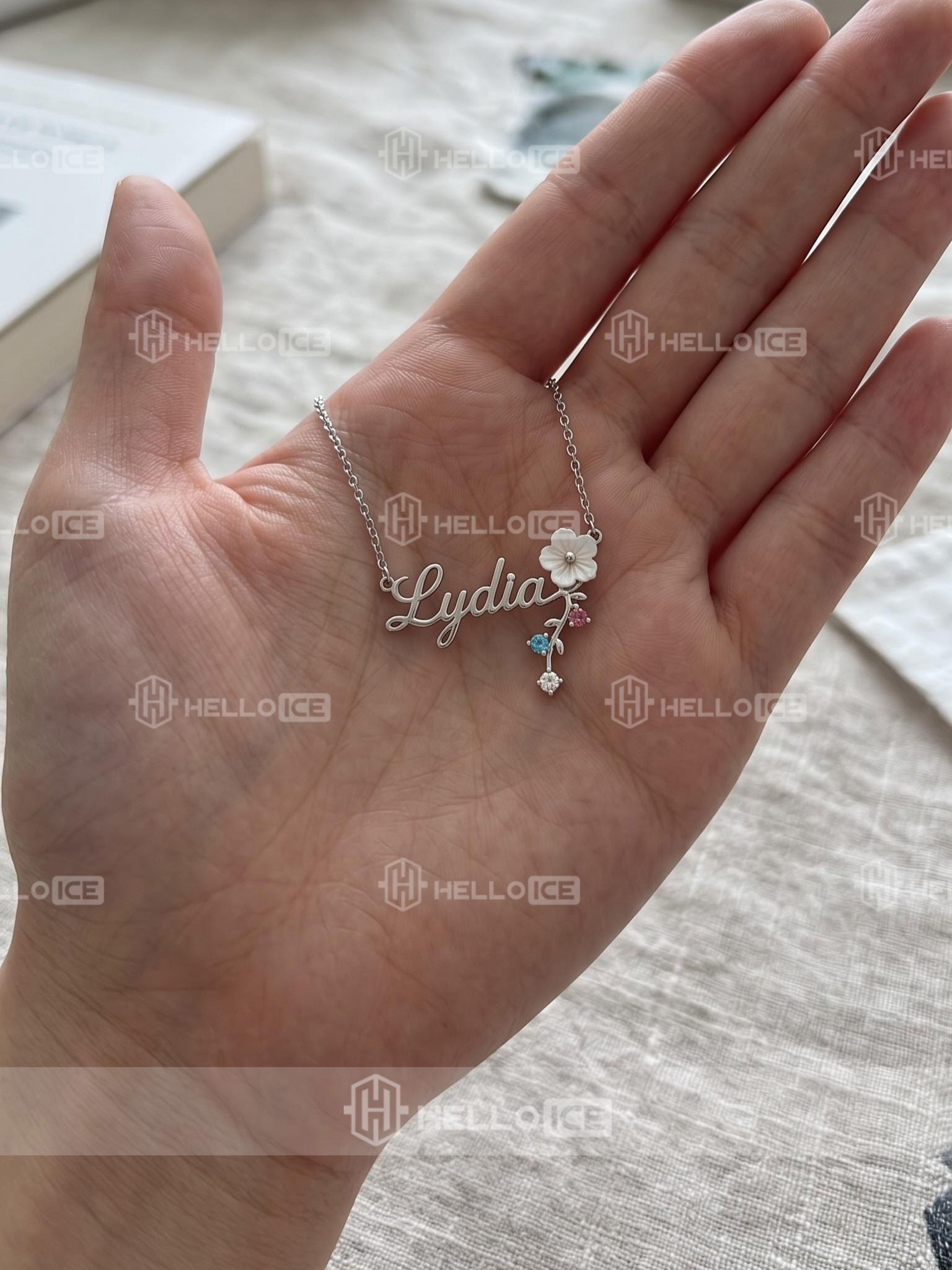 Helloice Review Image