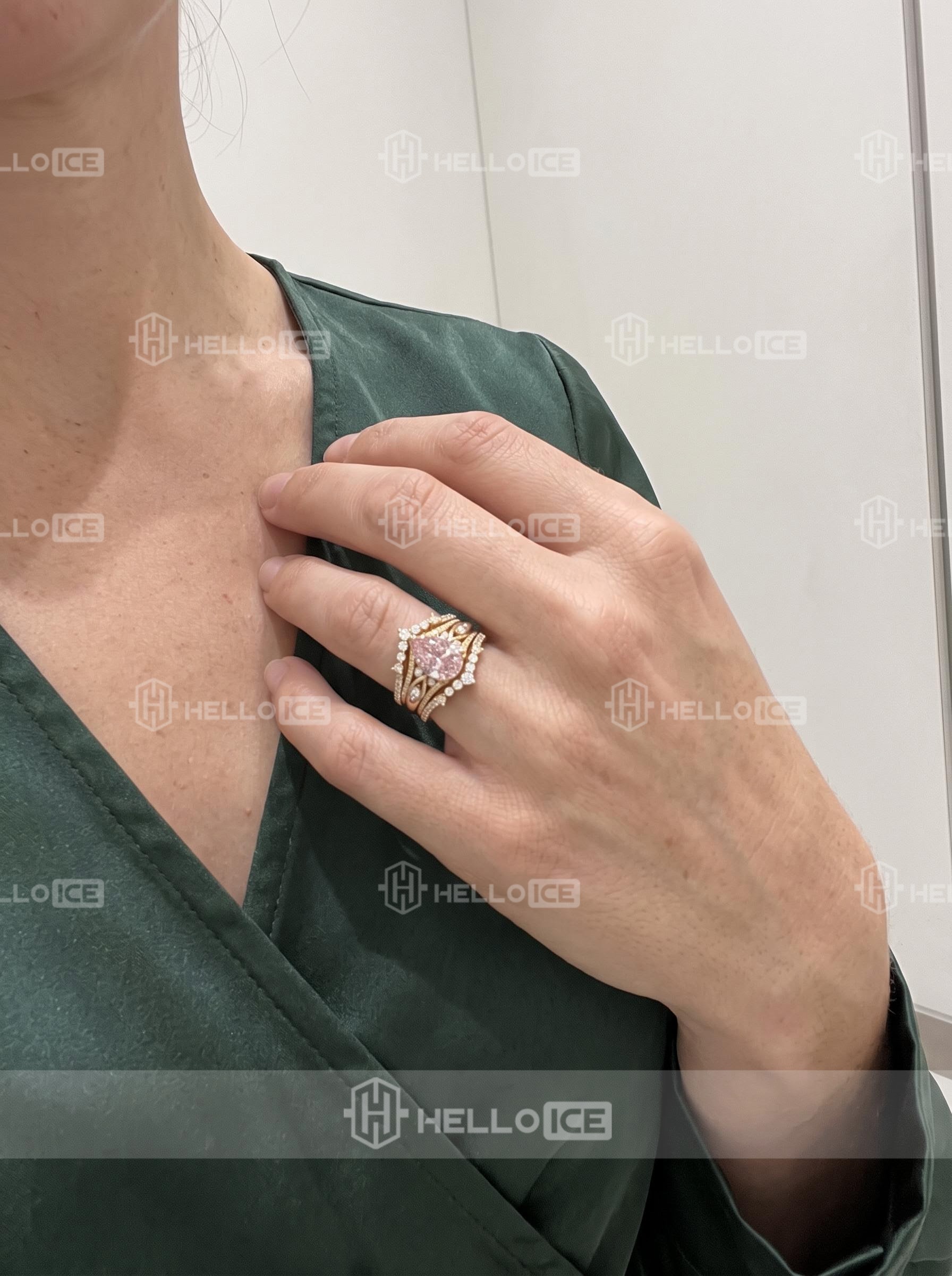 Helloice Review Image