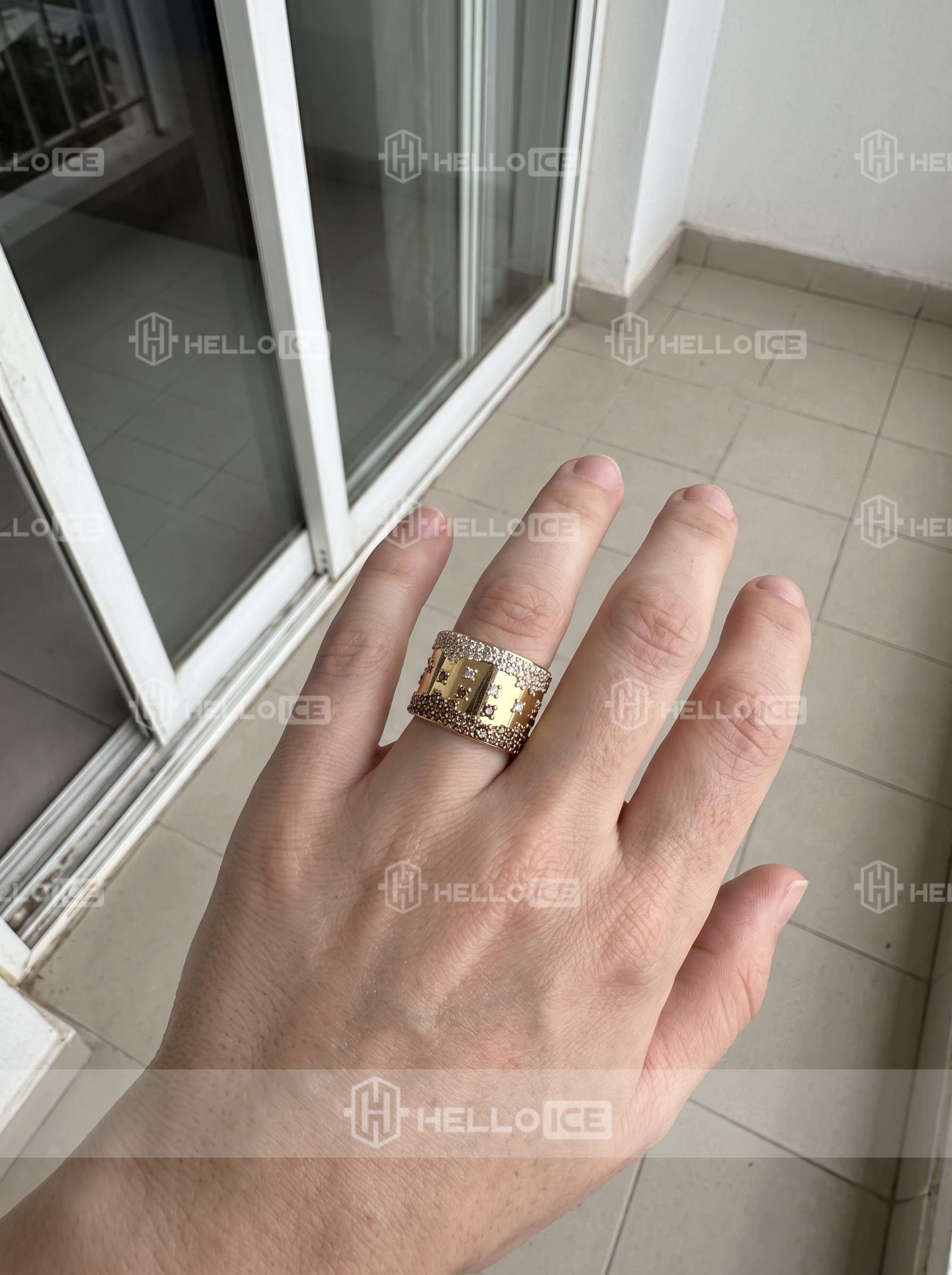 Helloice Review Image