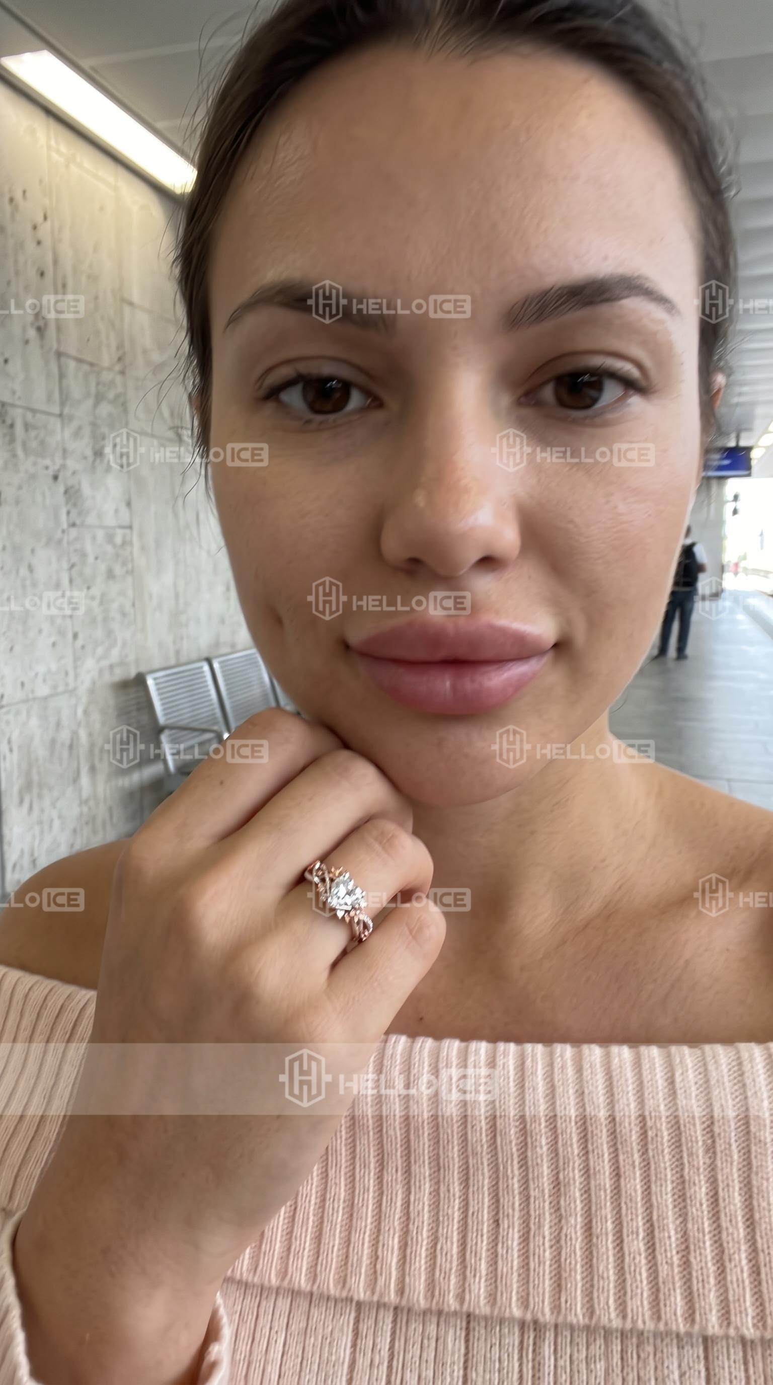 Helloice Review Image