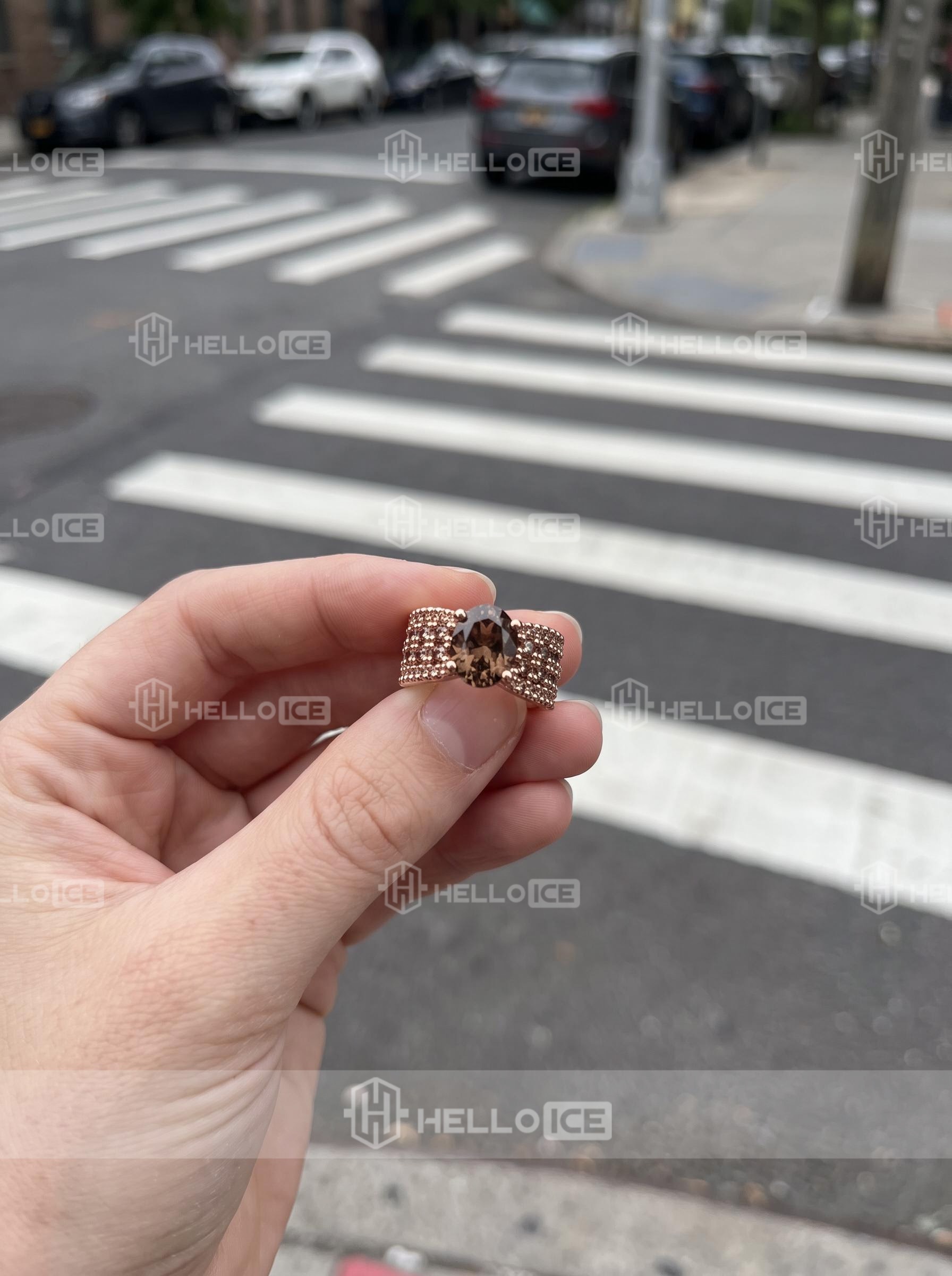 Helloice Review Image