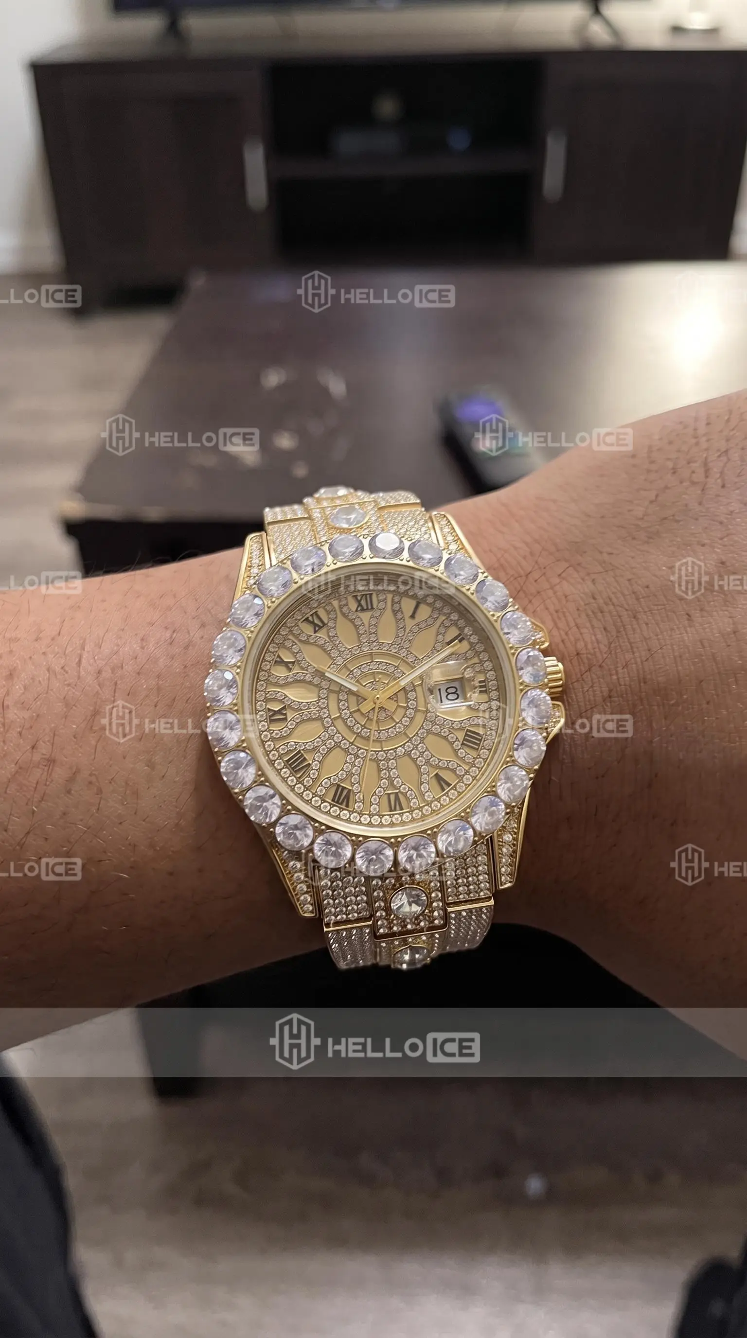 Helloice Review Image