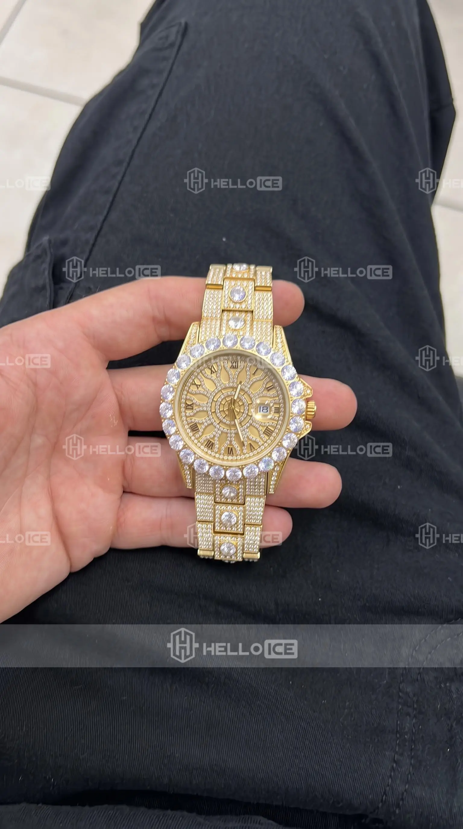 Helloice Review Image