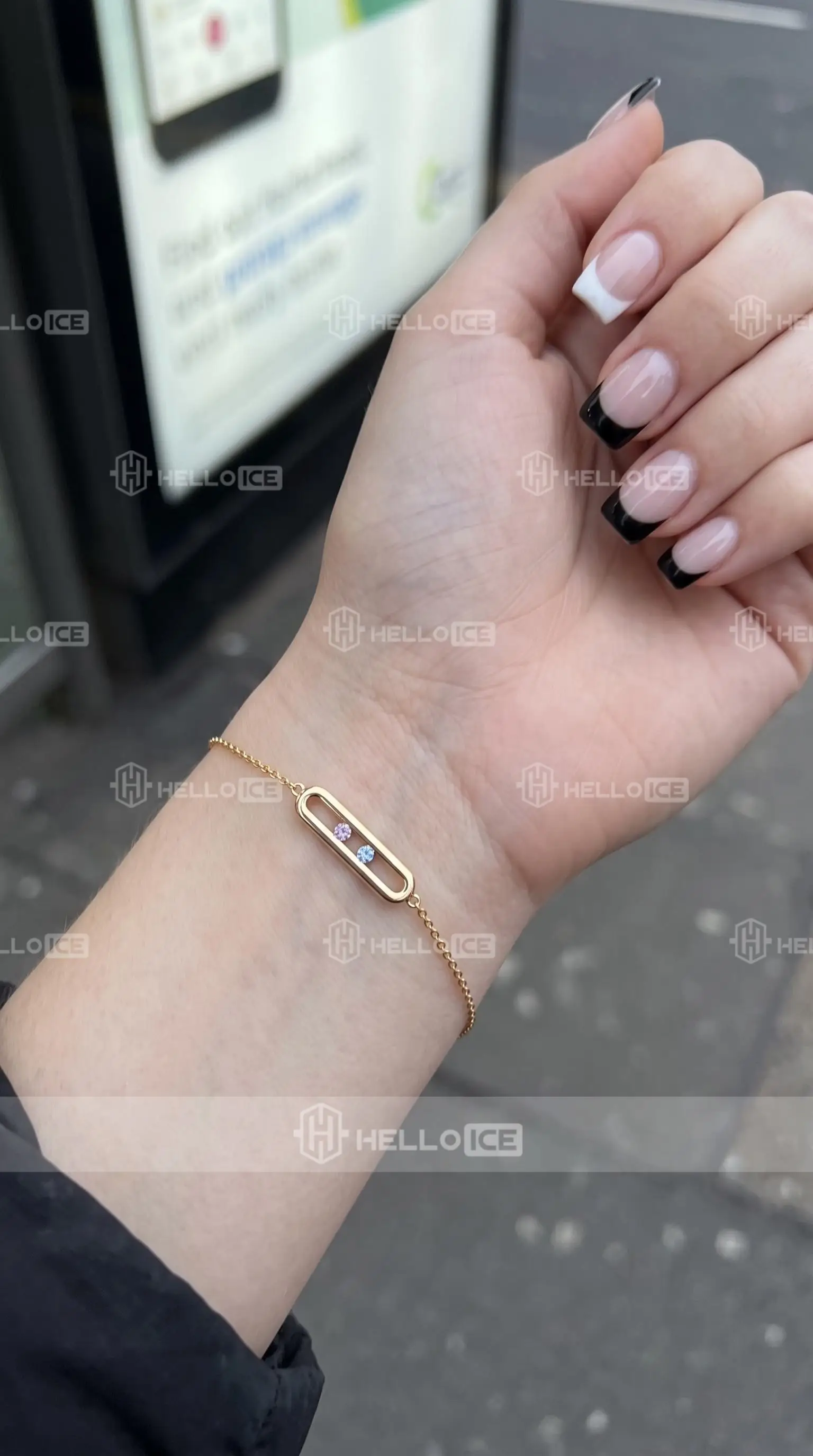 Helloice Review Image