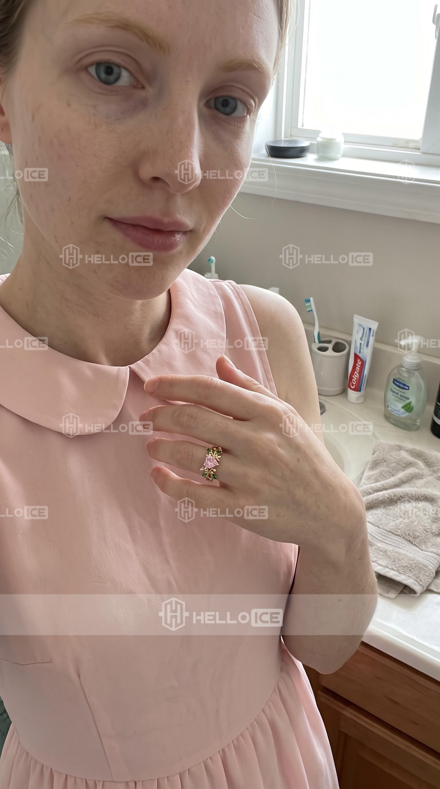 Helloice Review Image