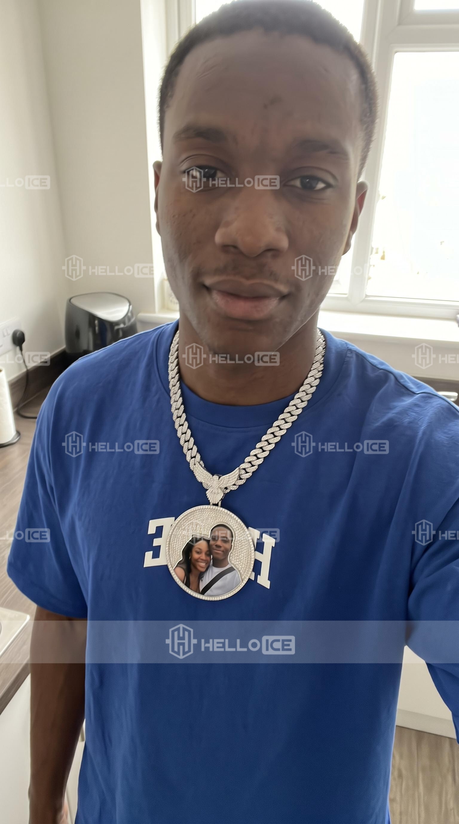 Helloice Review Image
