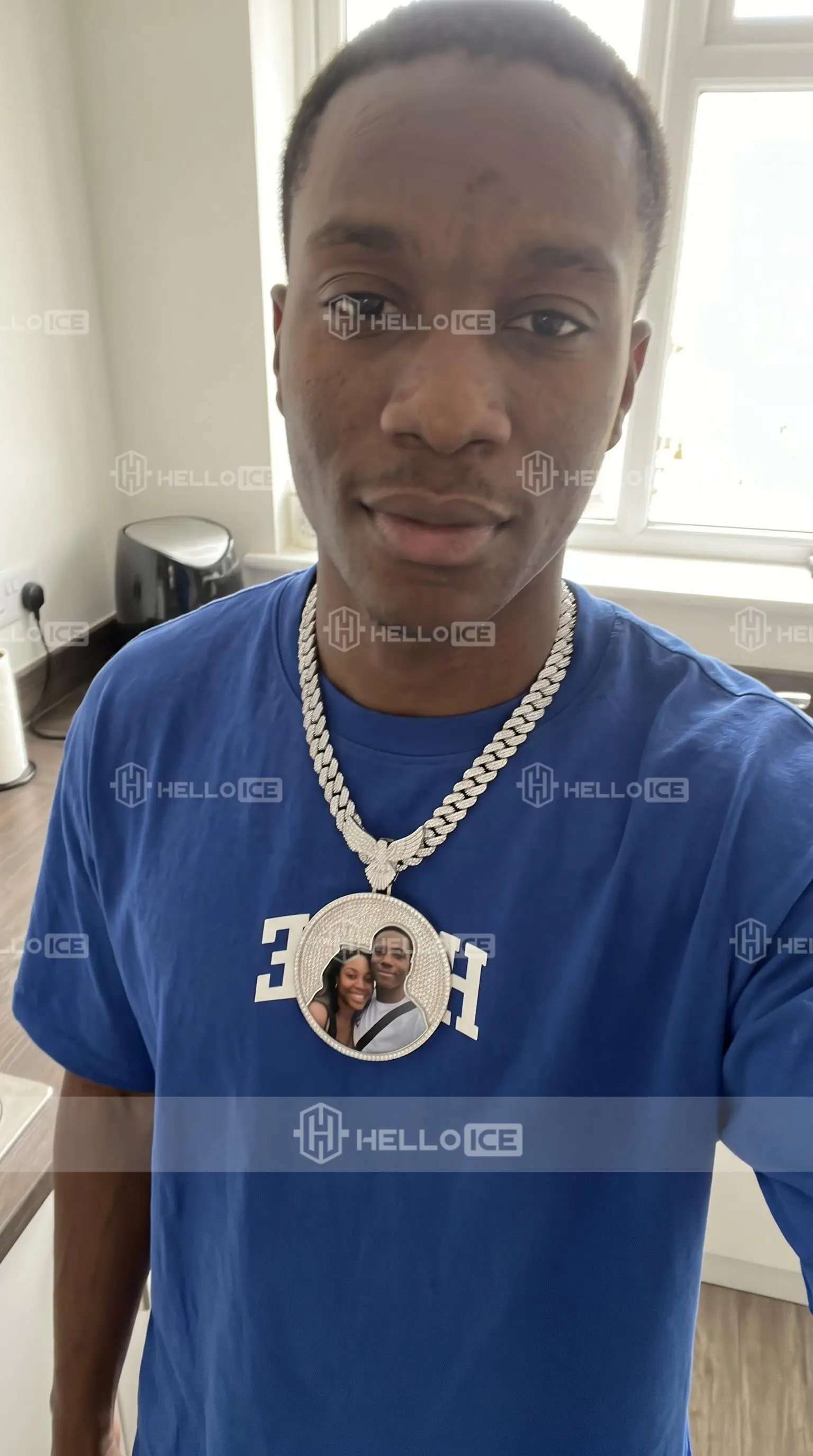 Helloice Review Image