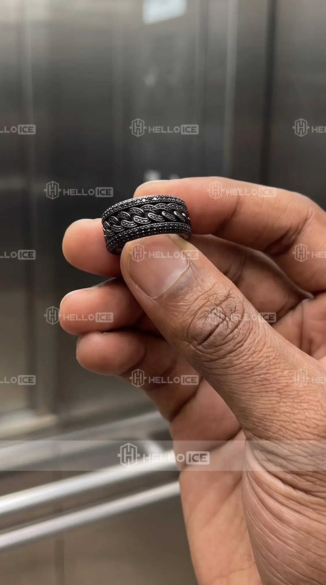 Helloice Review Image