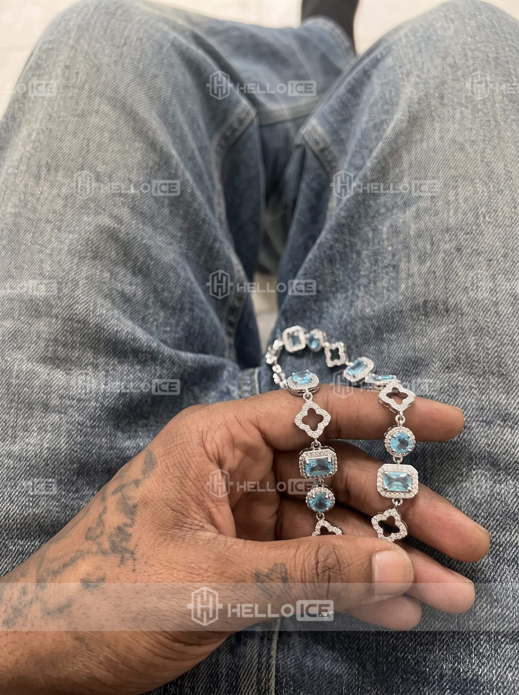 Helloice Review Image