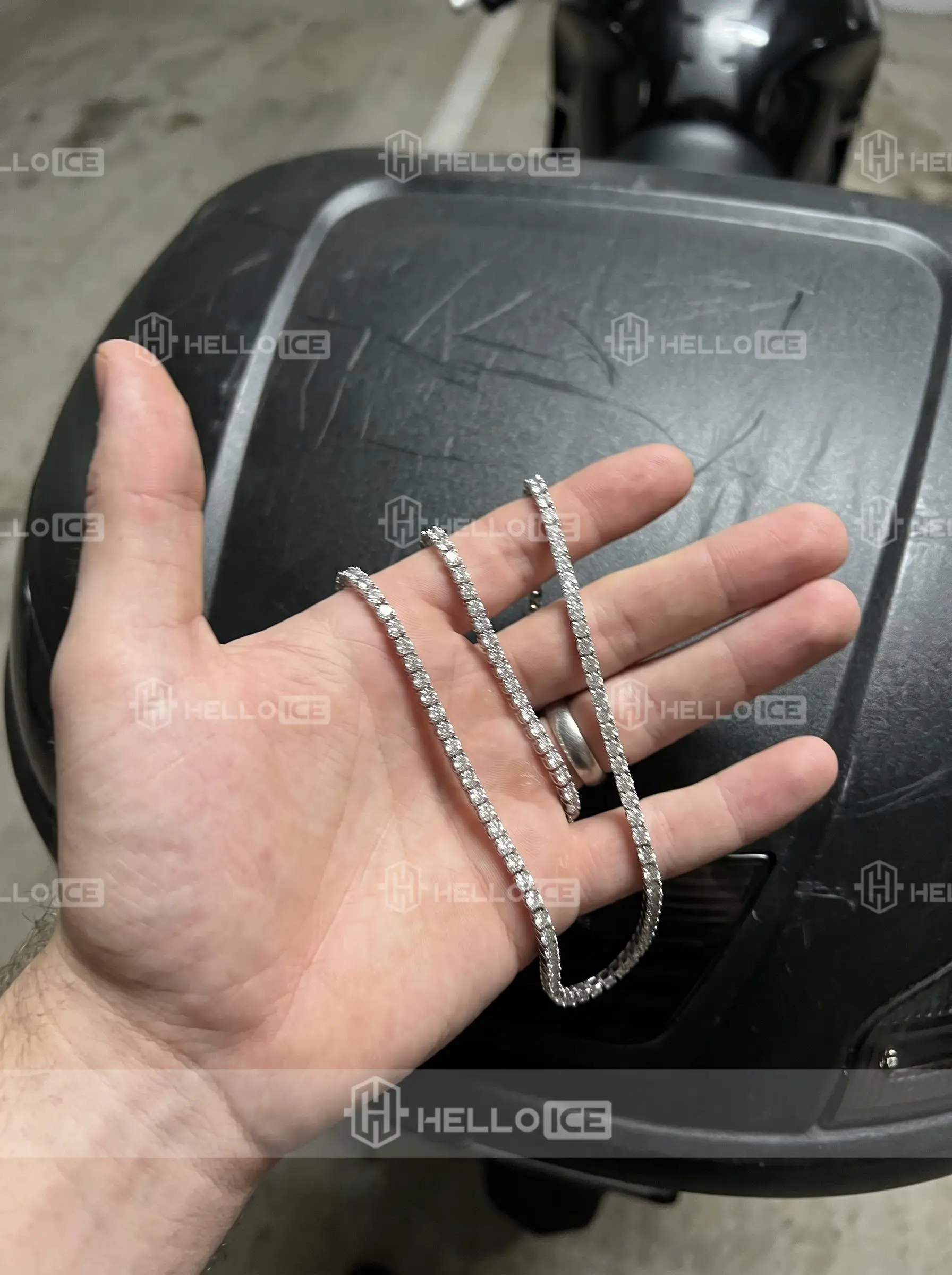 Helloice Review Image