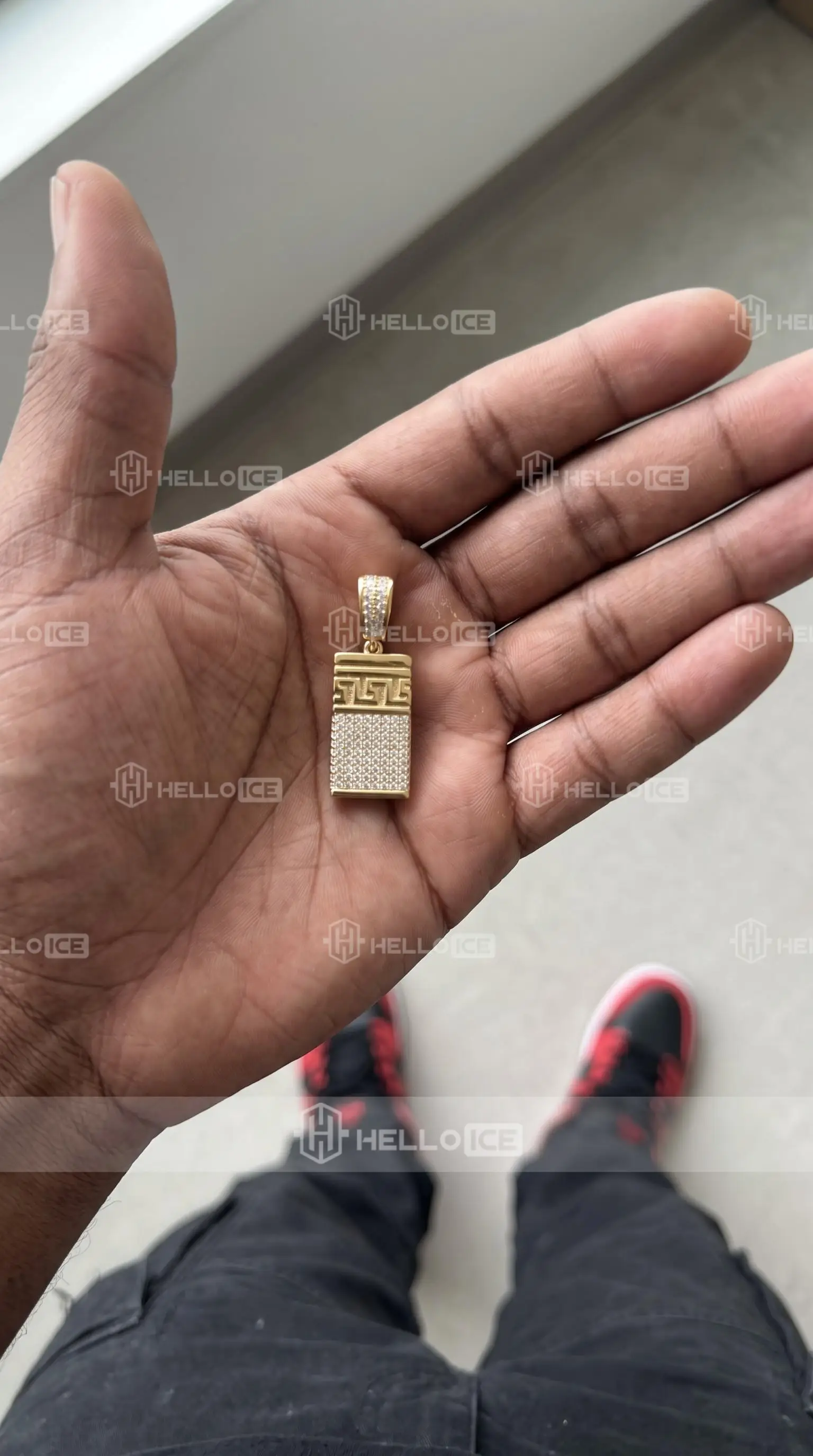 Helloice Review Image