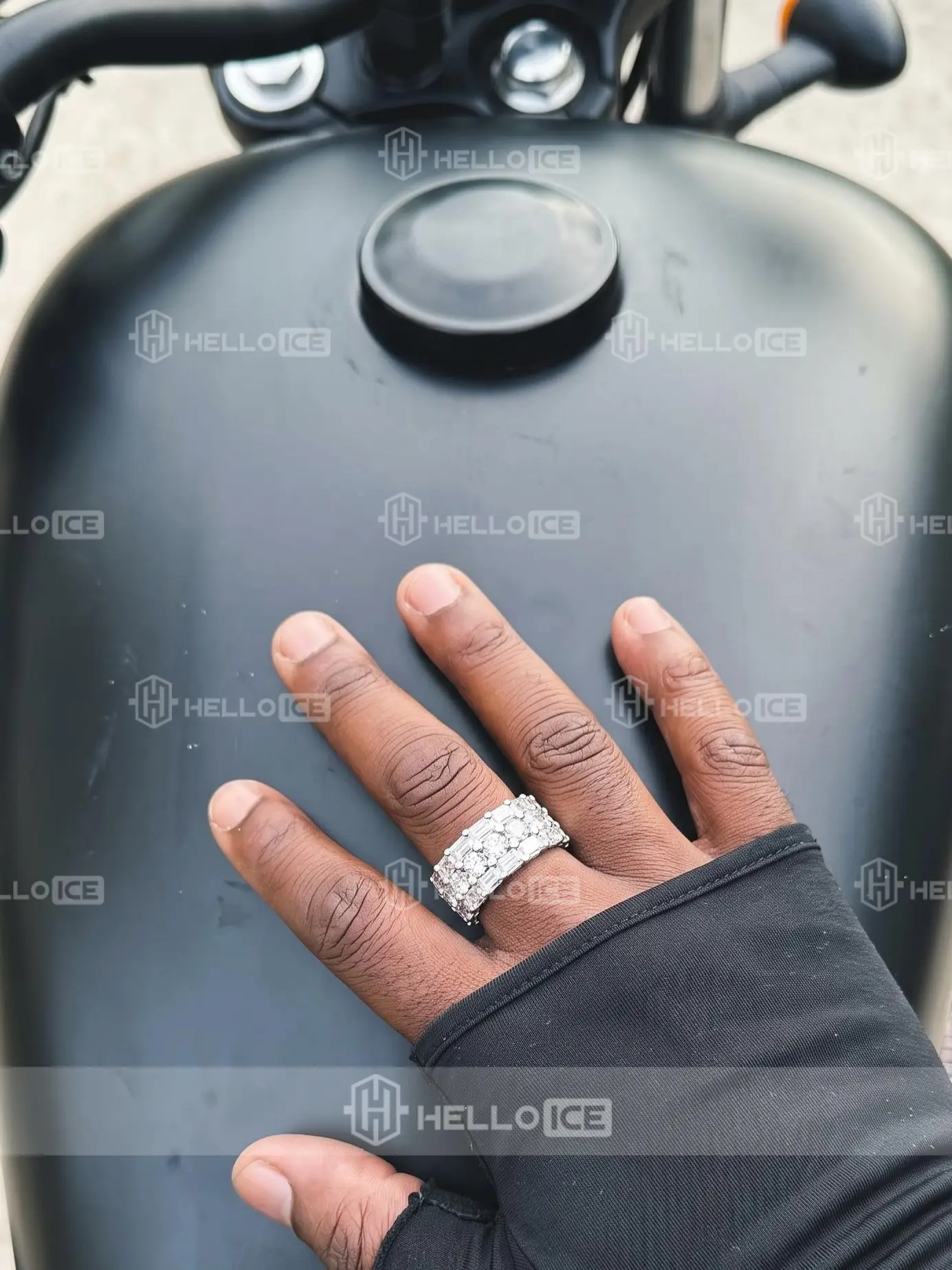 Helloice Review Image