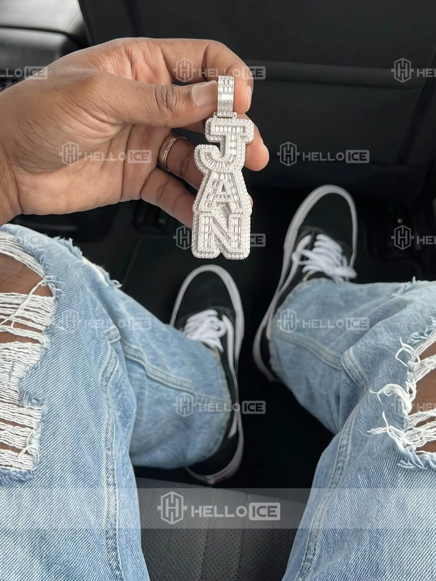 Helloice Review Image