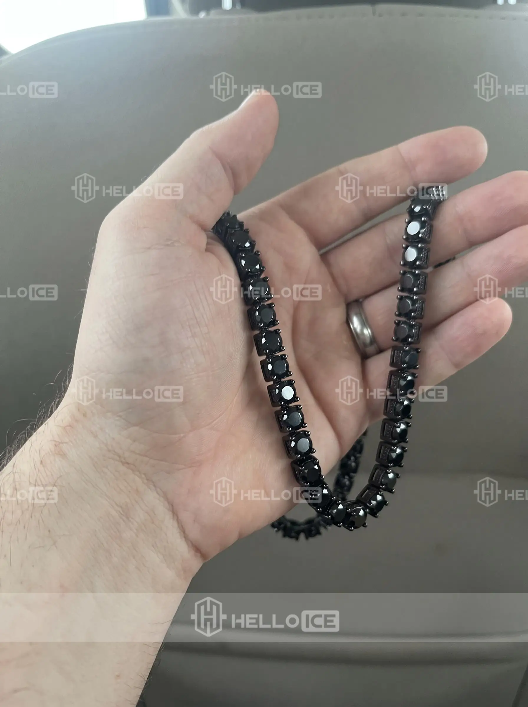 Helloice Review Image