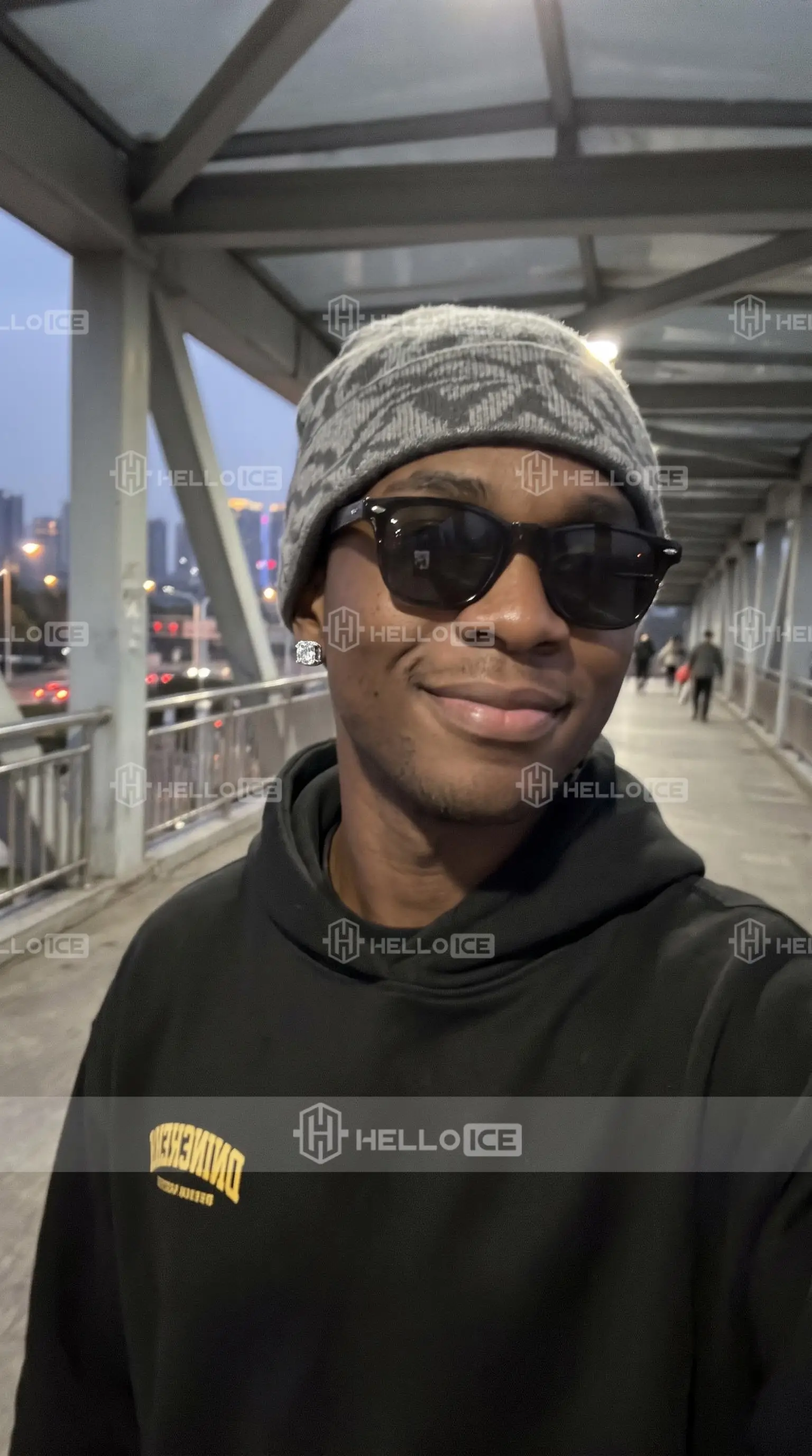 Helloice Review Image