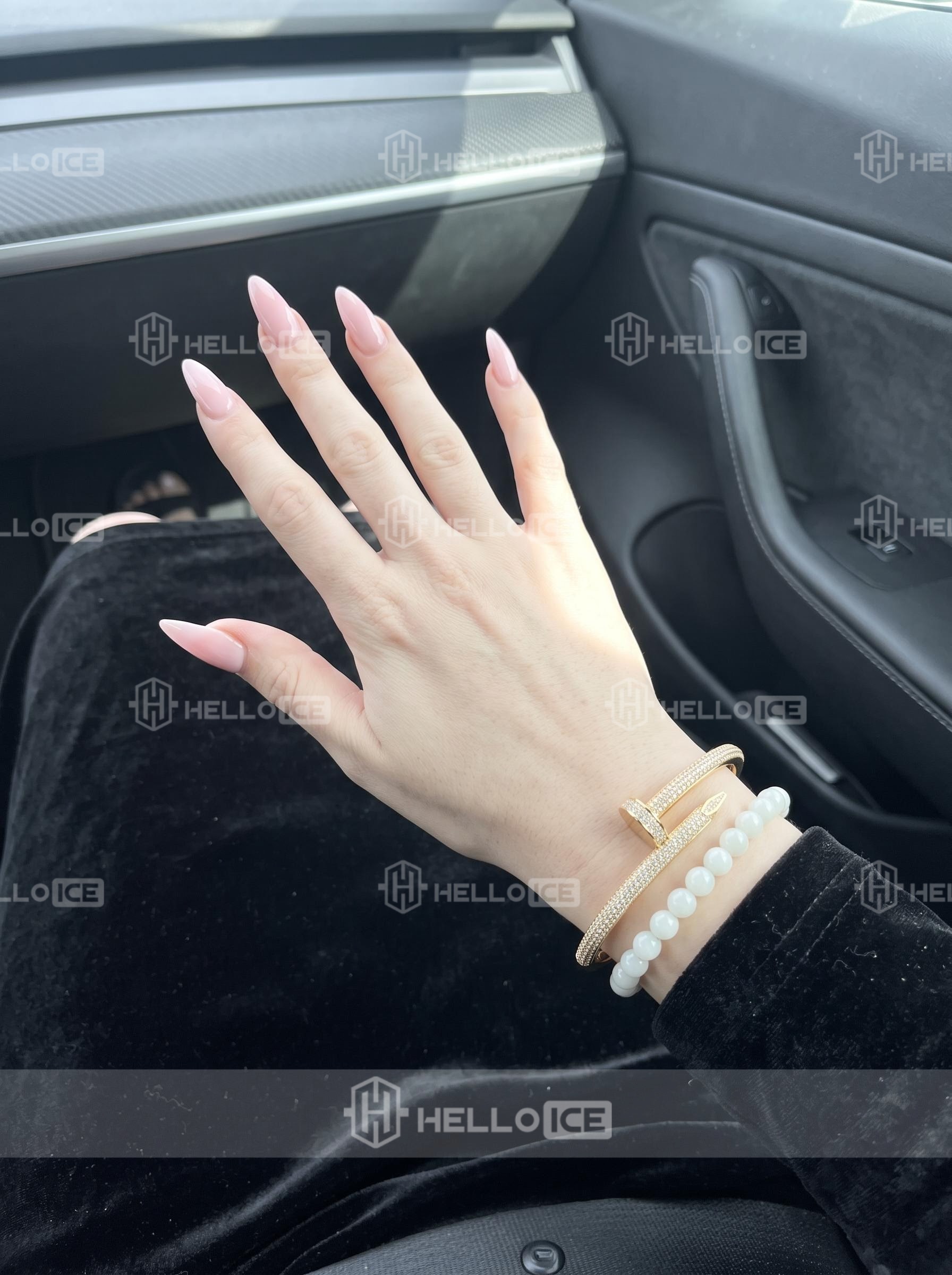 Helloice Review Image