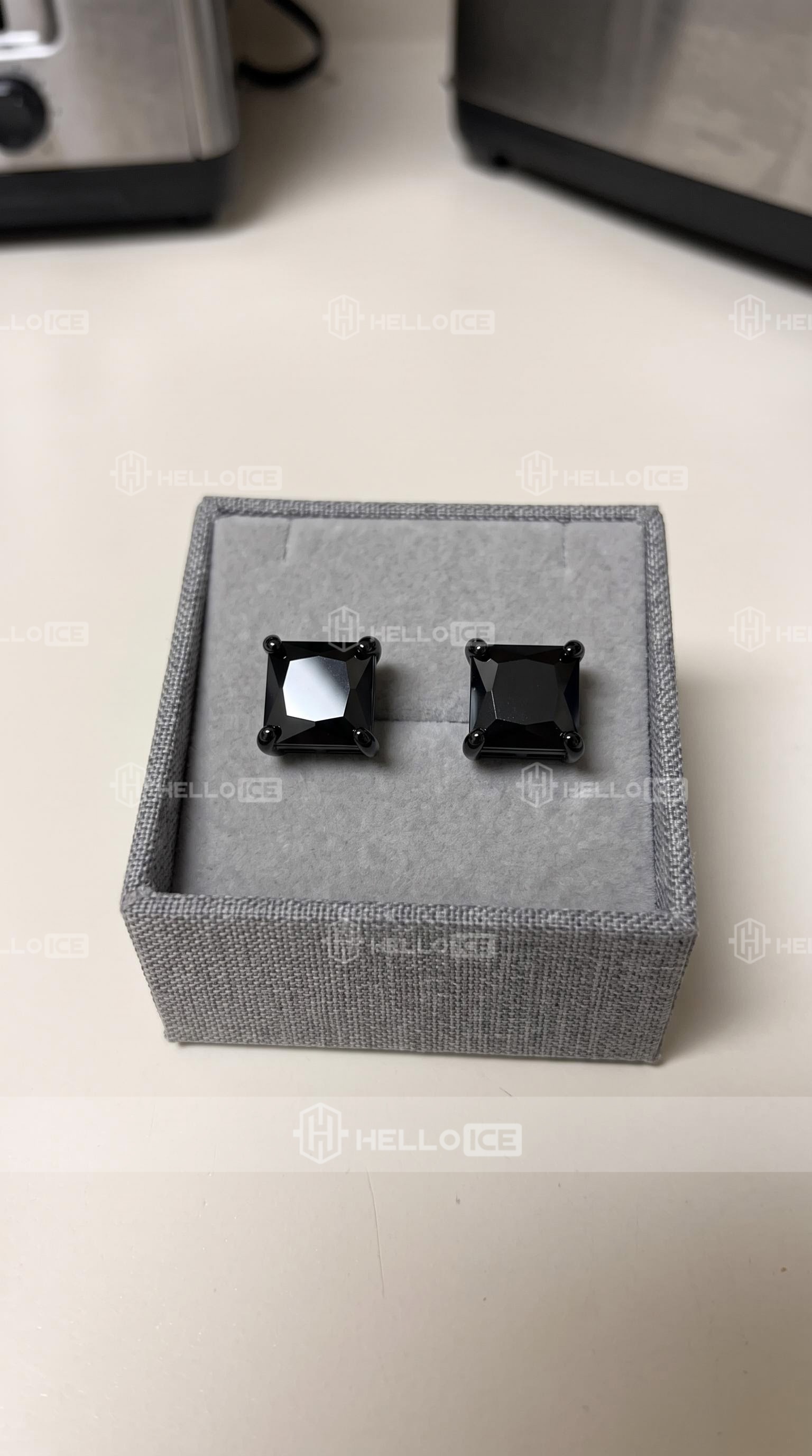 Helloice Review Image