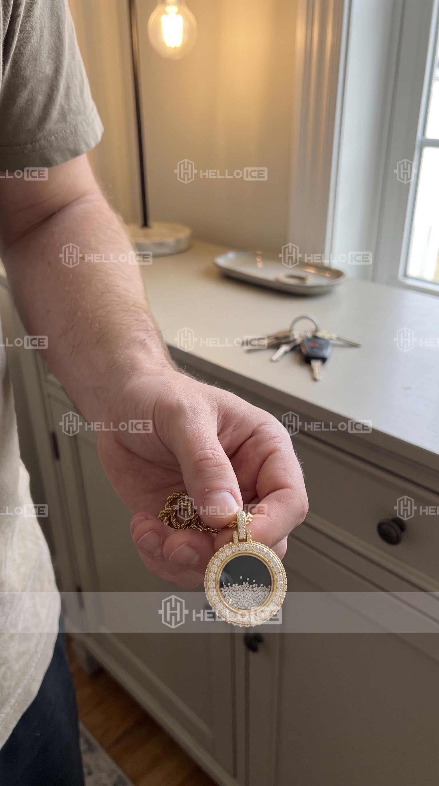 Helloice Review Image