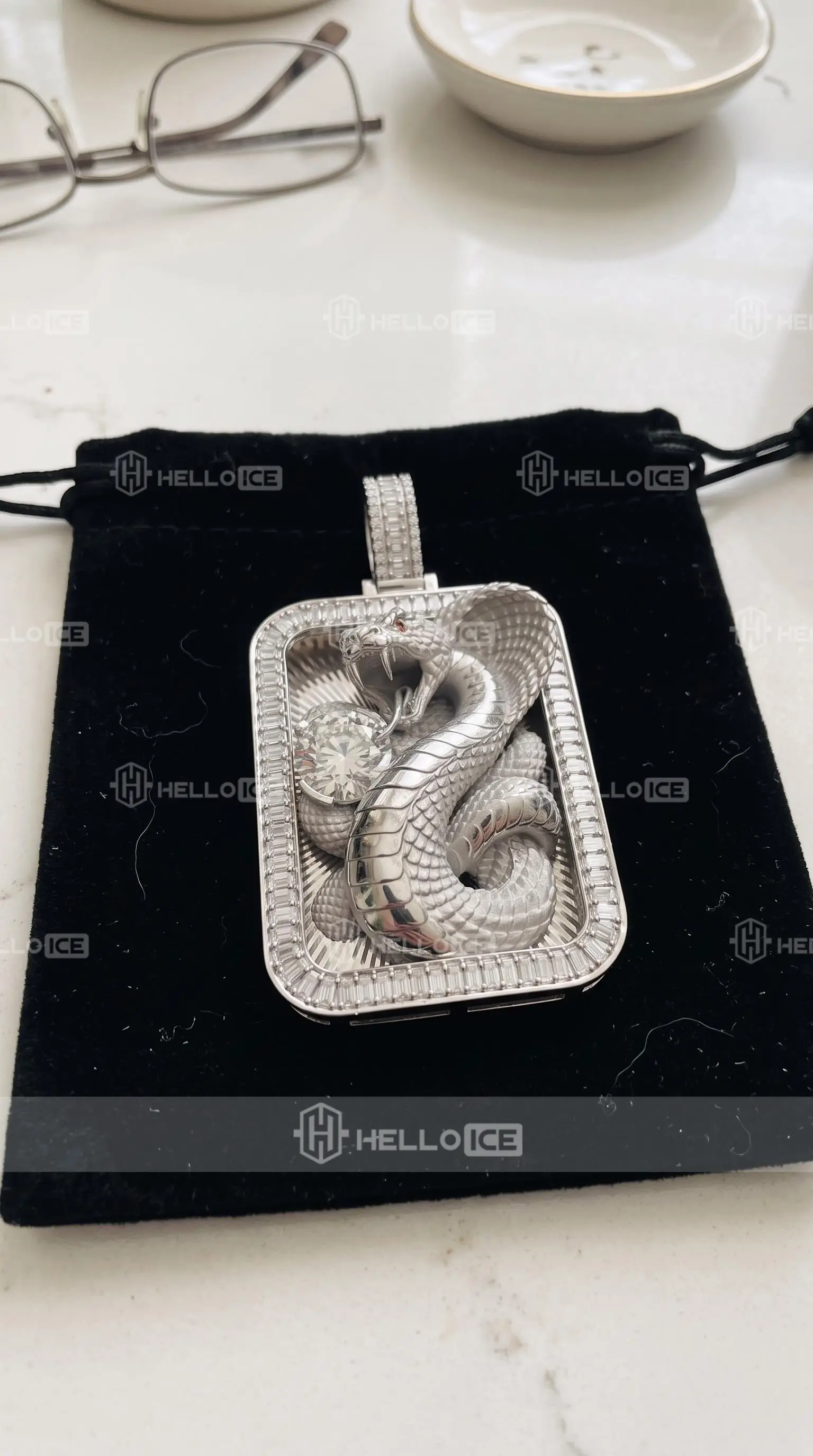 Helloice Review Image
