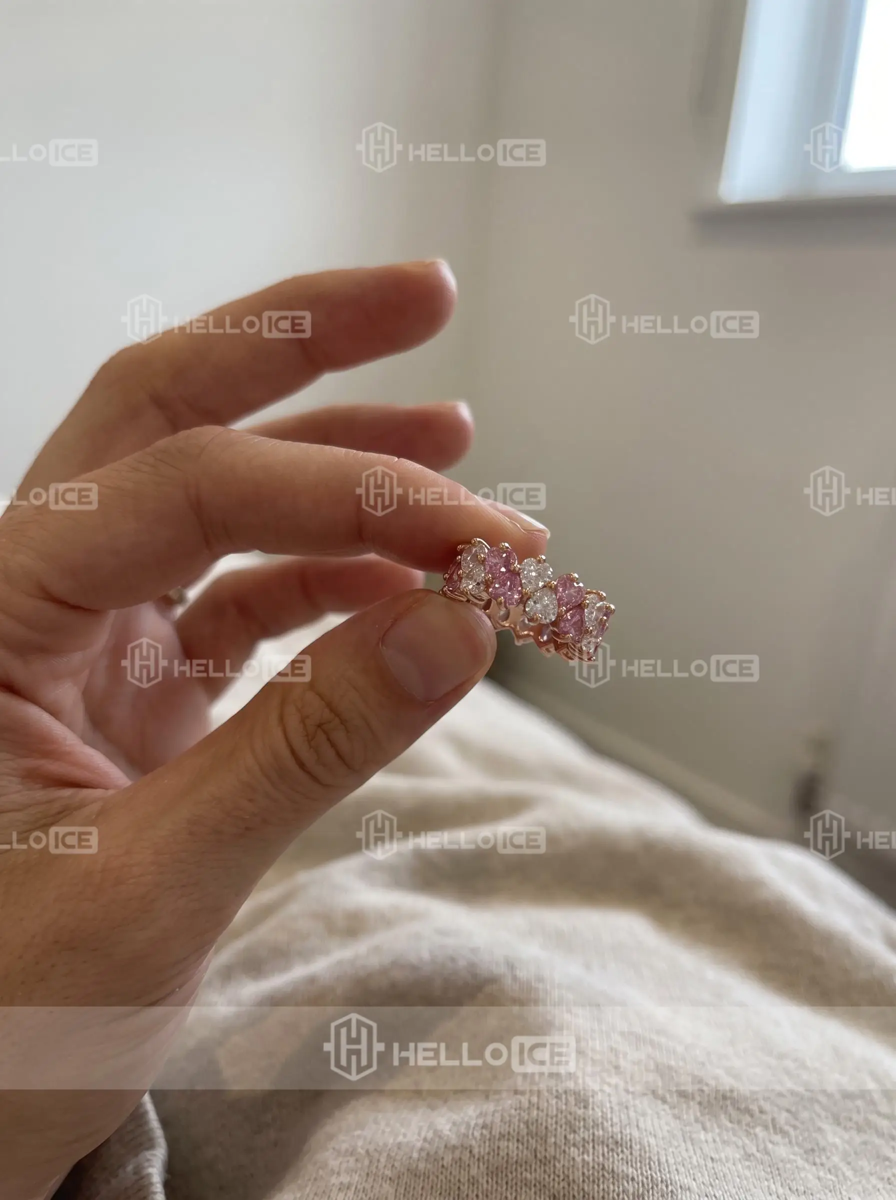 Helloice Review Image