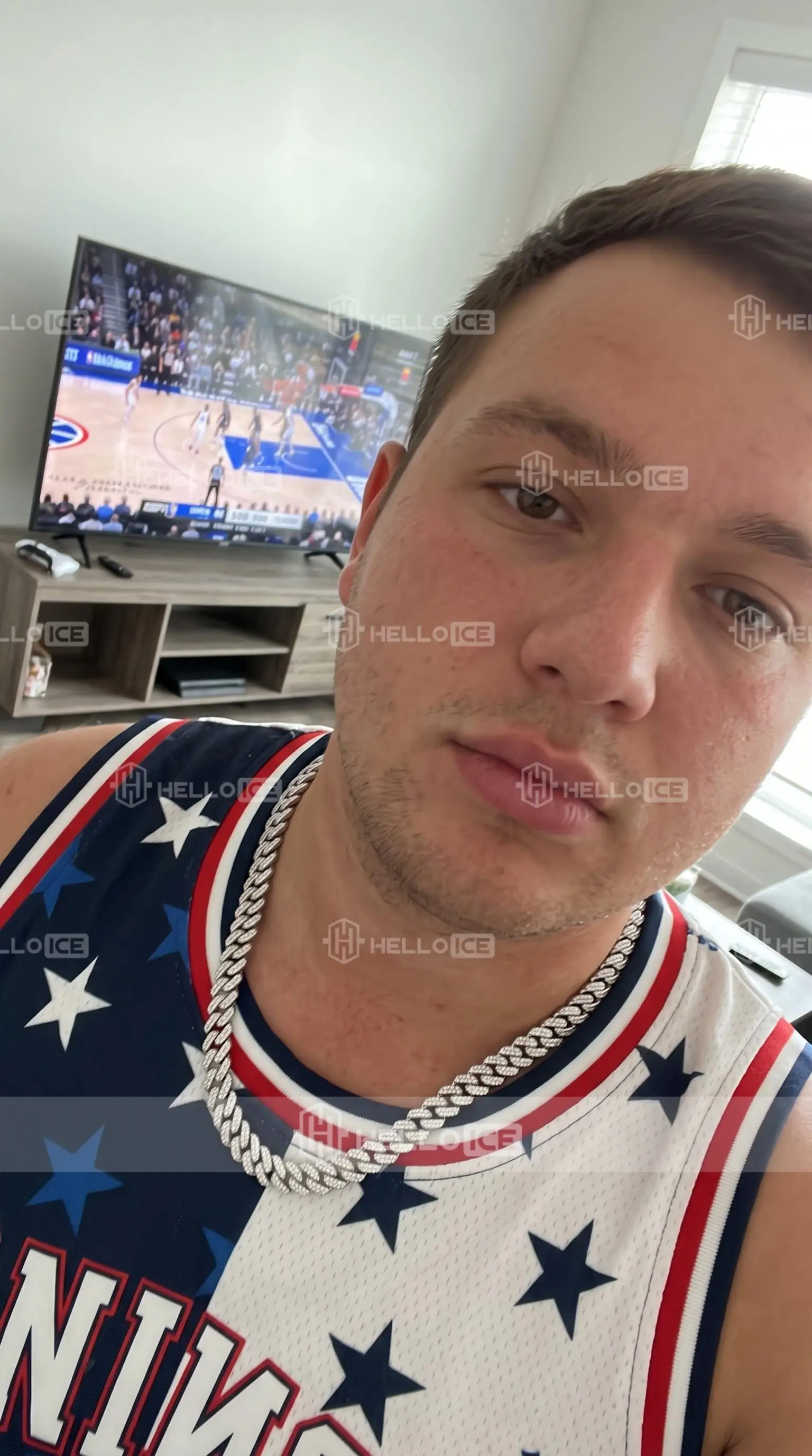Helloice Review Image