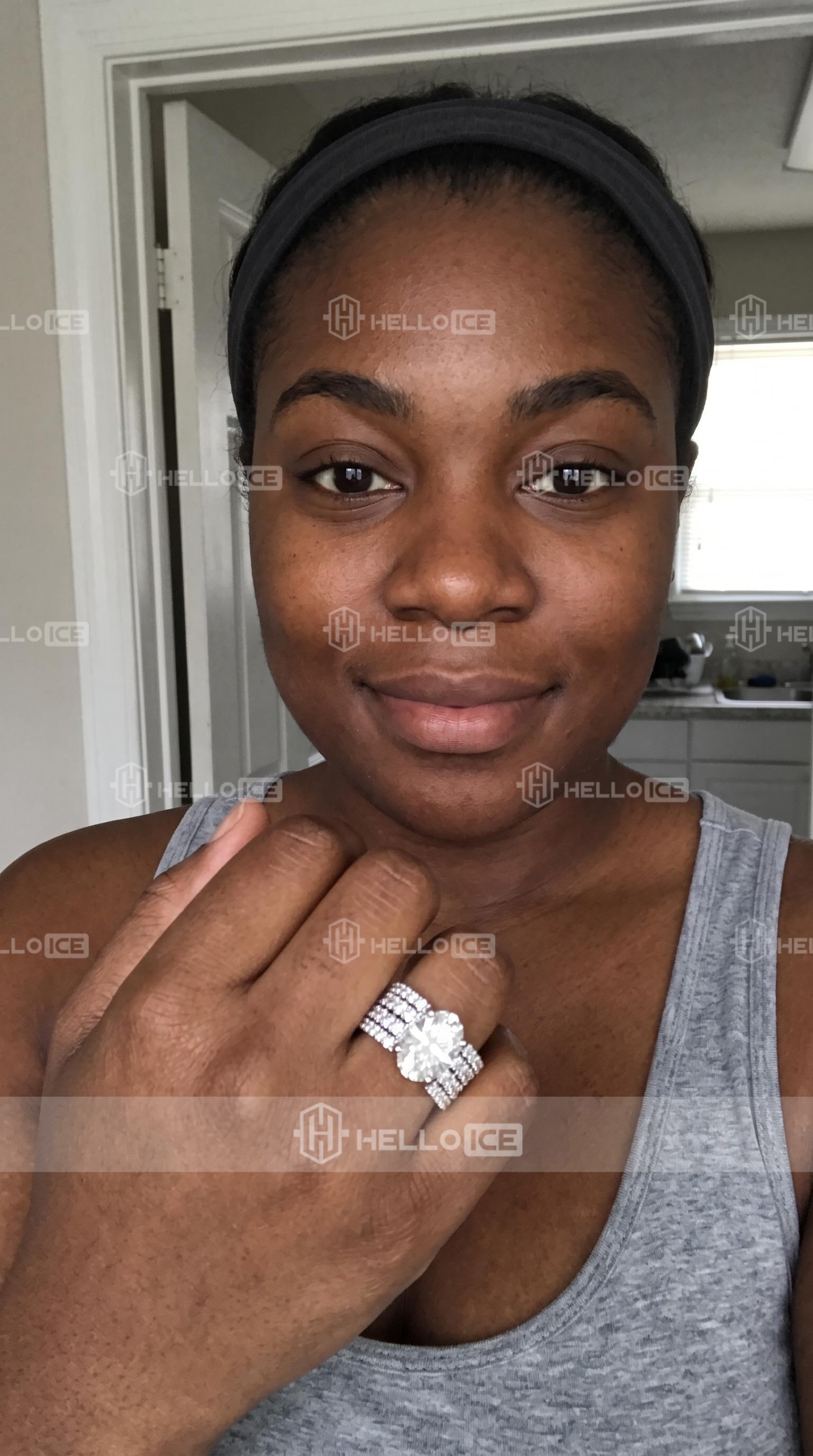 Helloice Review Image