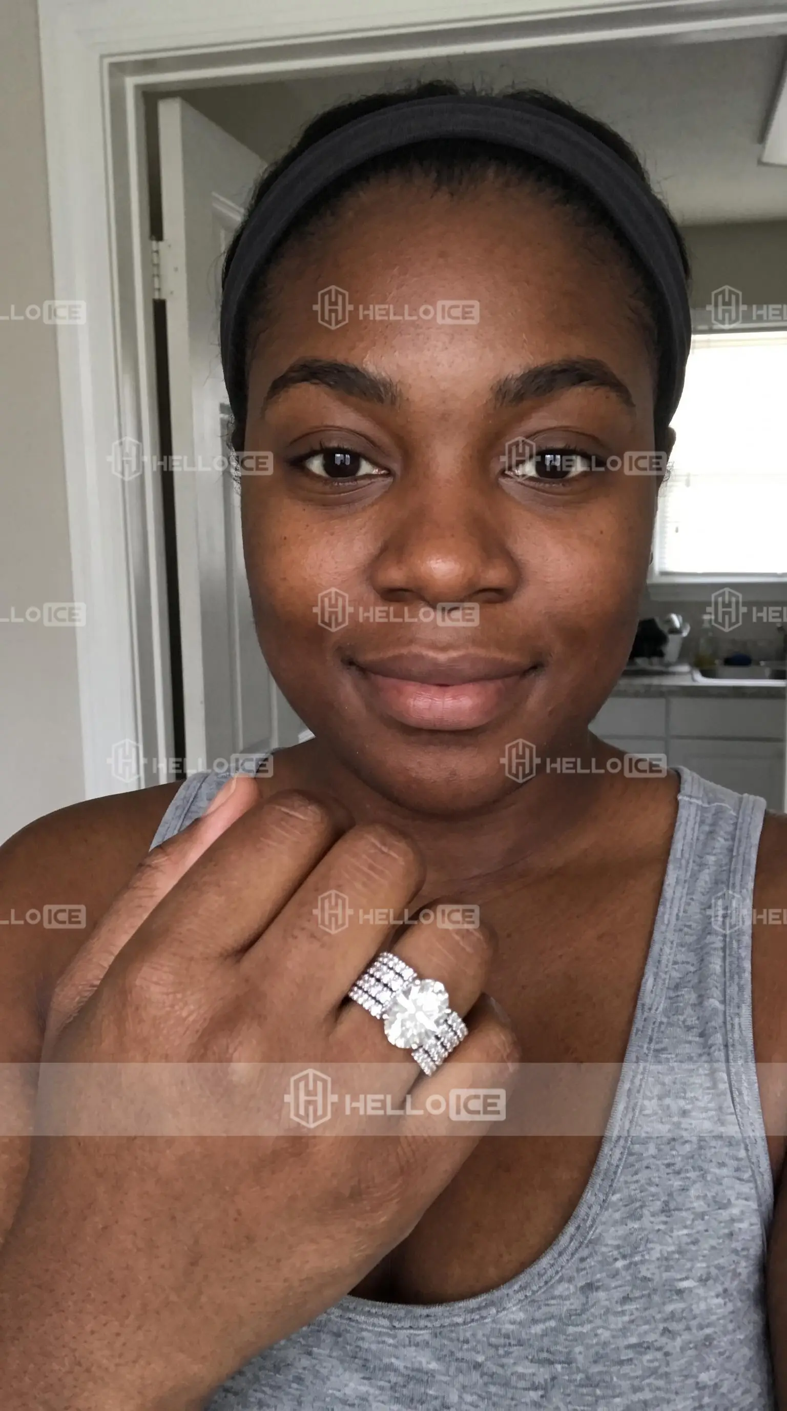 Helloice Review Image