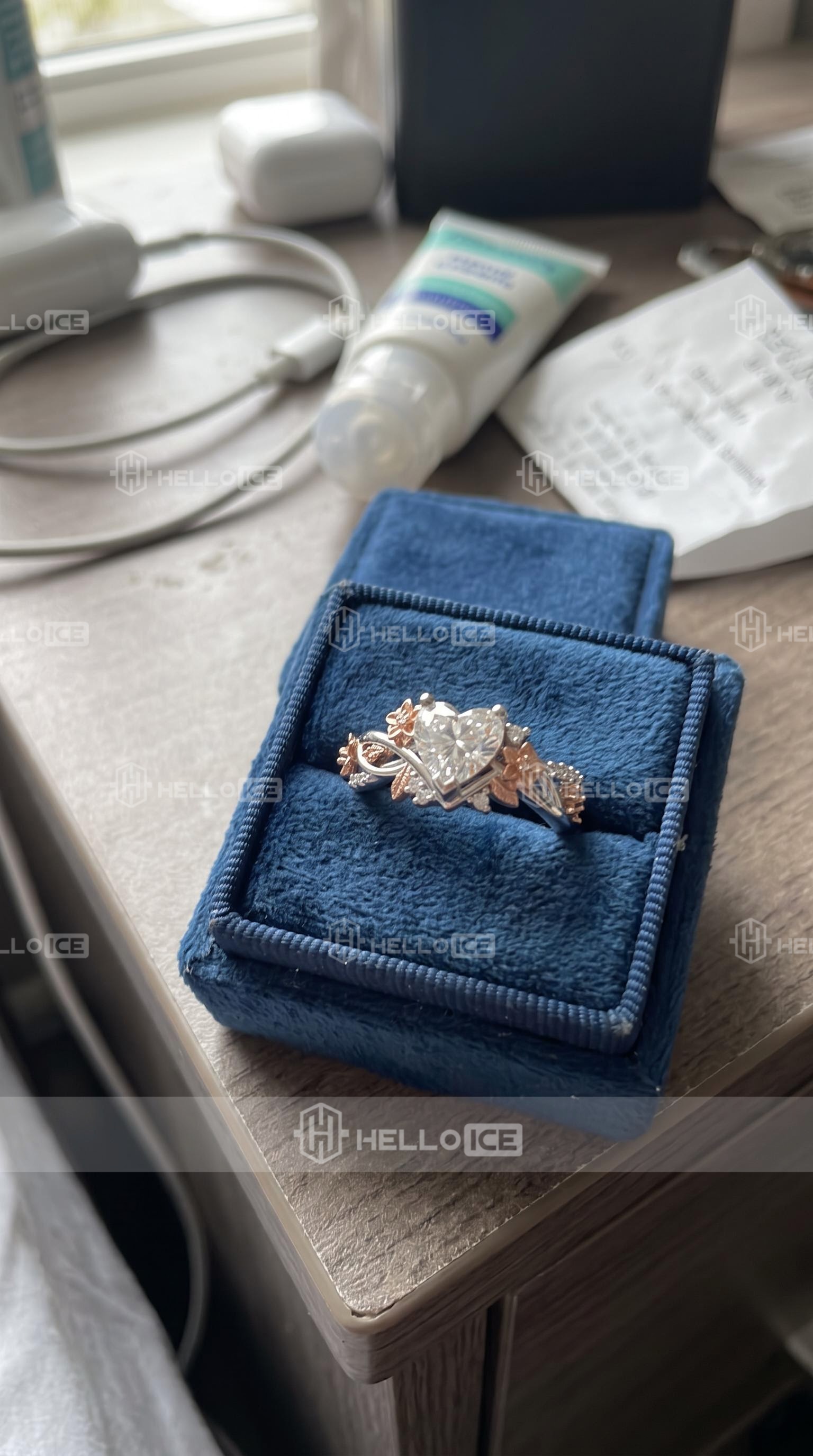 Helloice Review Image