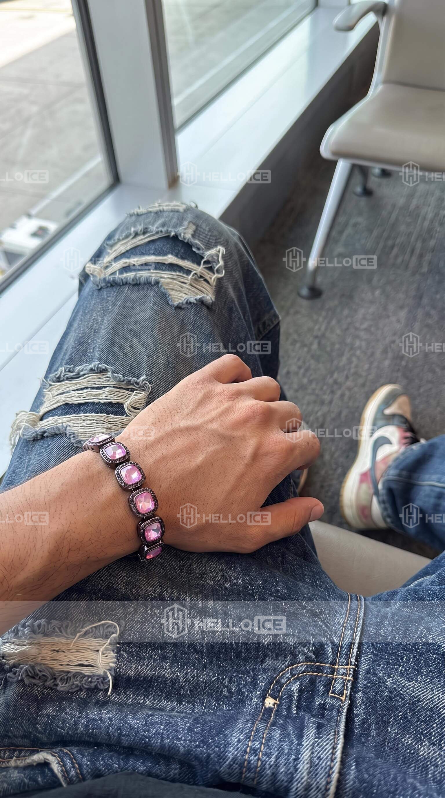 Helloice Review Image
