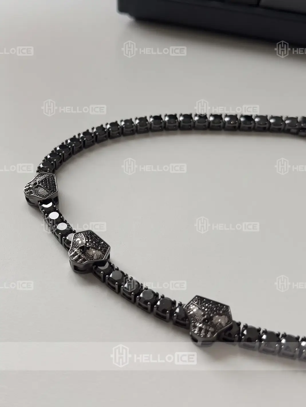 Helloice Review Image