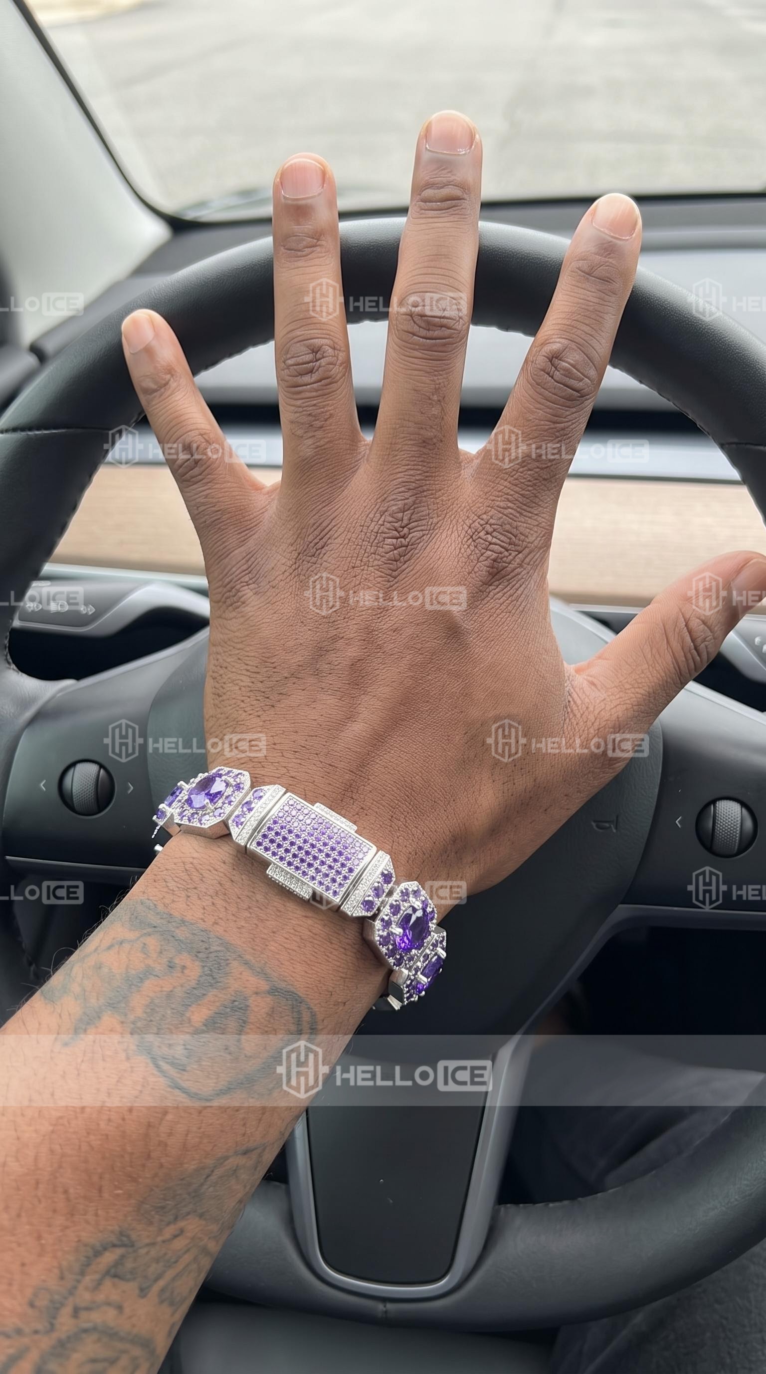 Helloice Review Image
