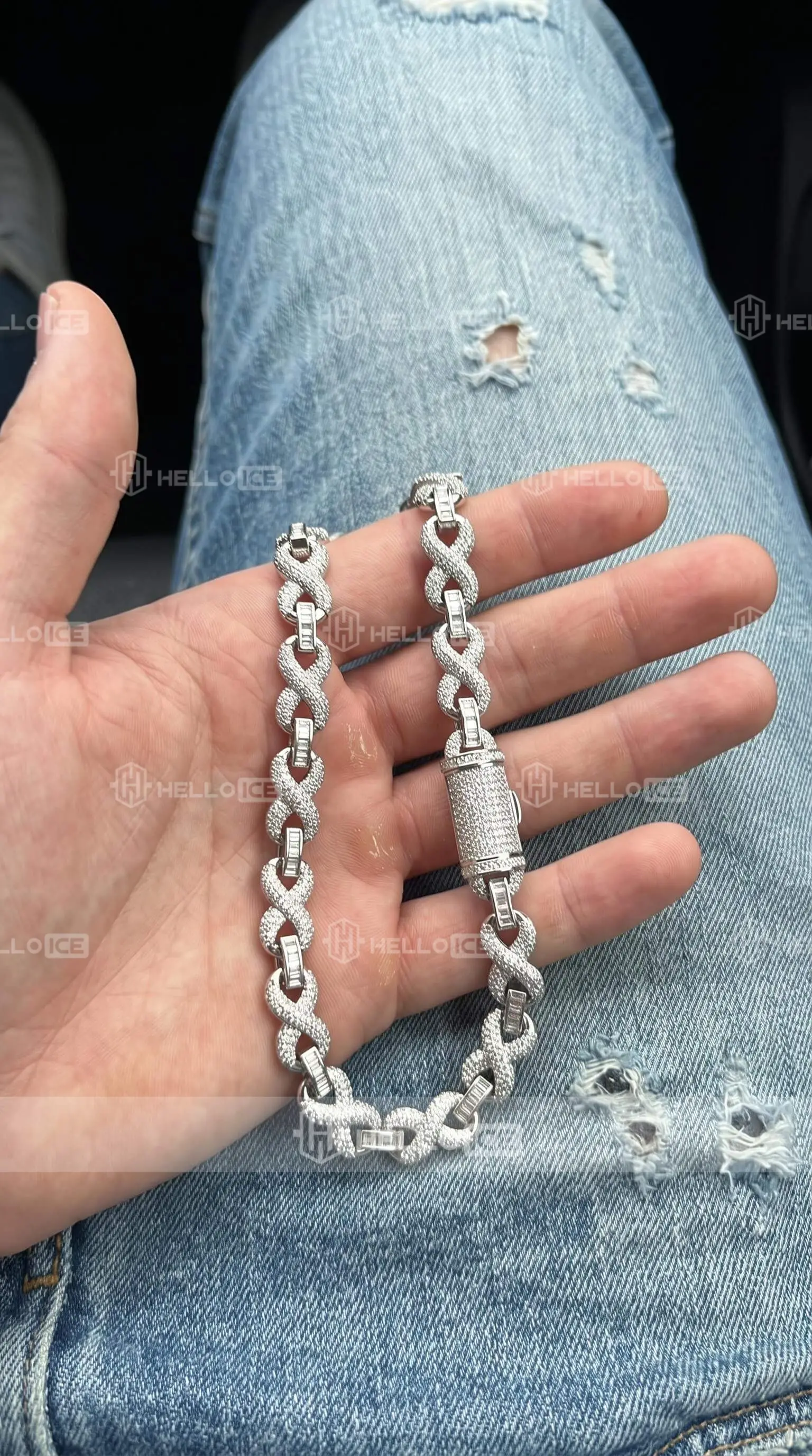 Helloice Review Image