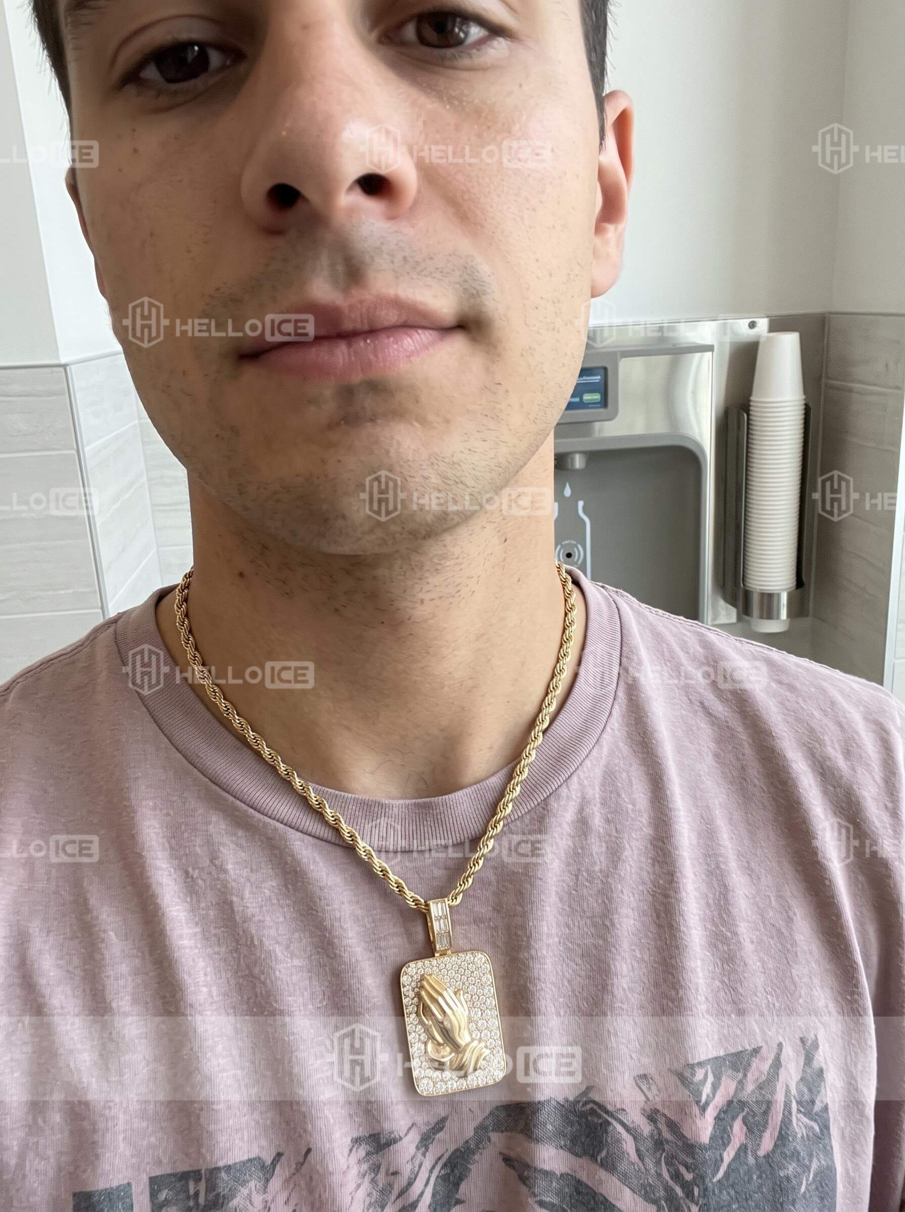 Helloice Review Image