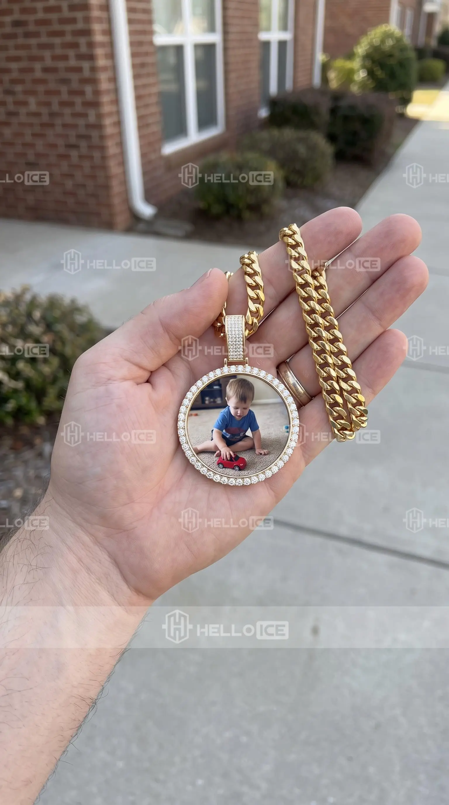 Helloice Review Image