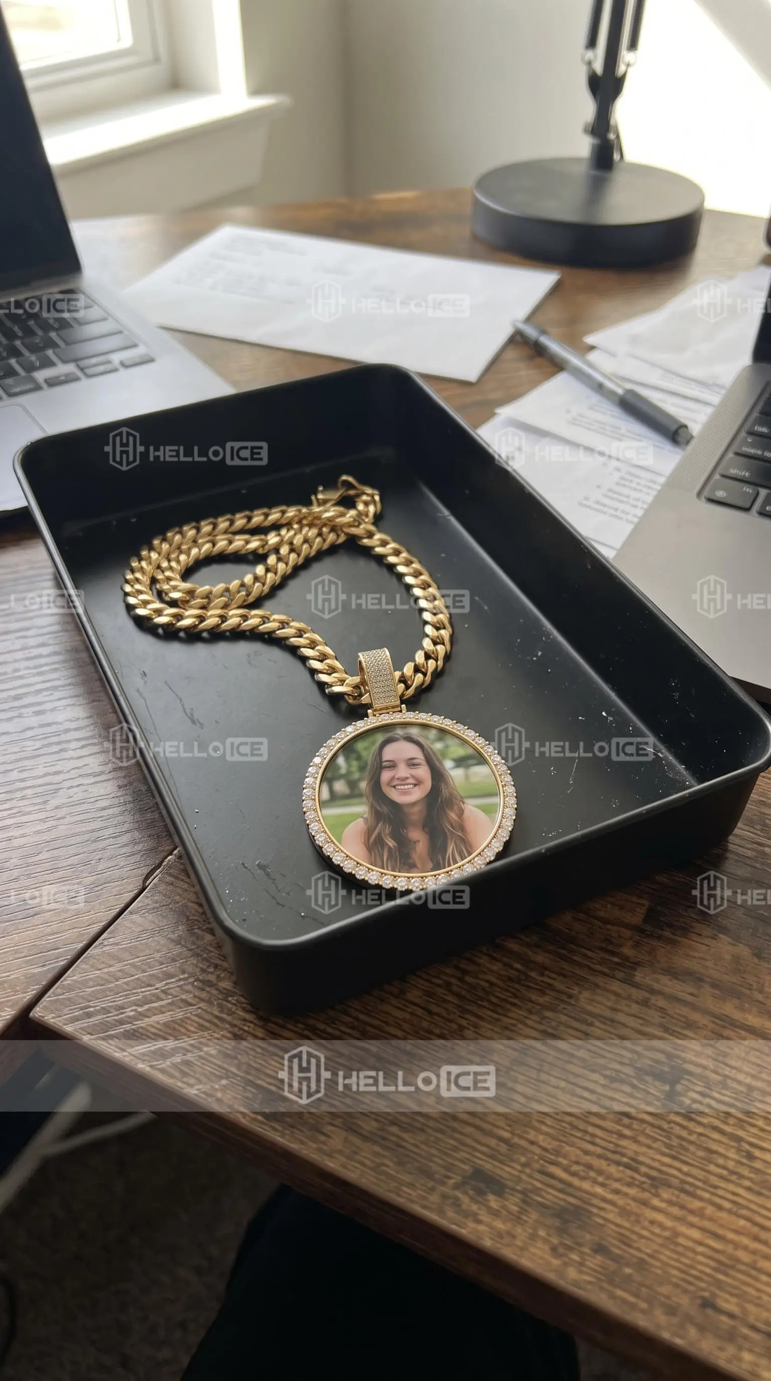 Helloice Review Image