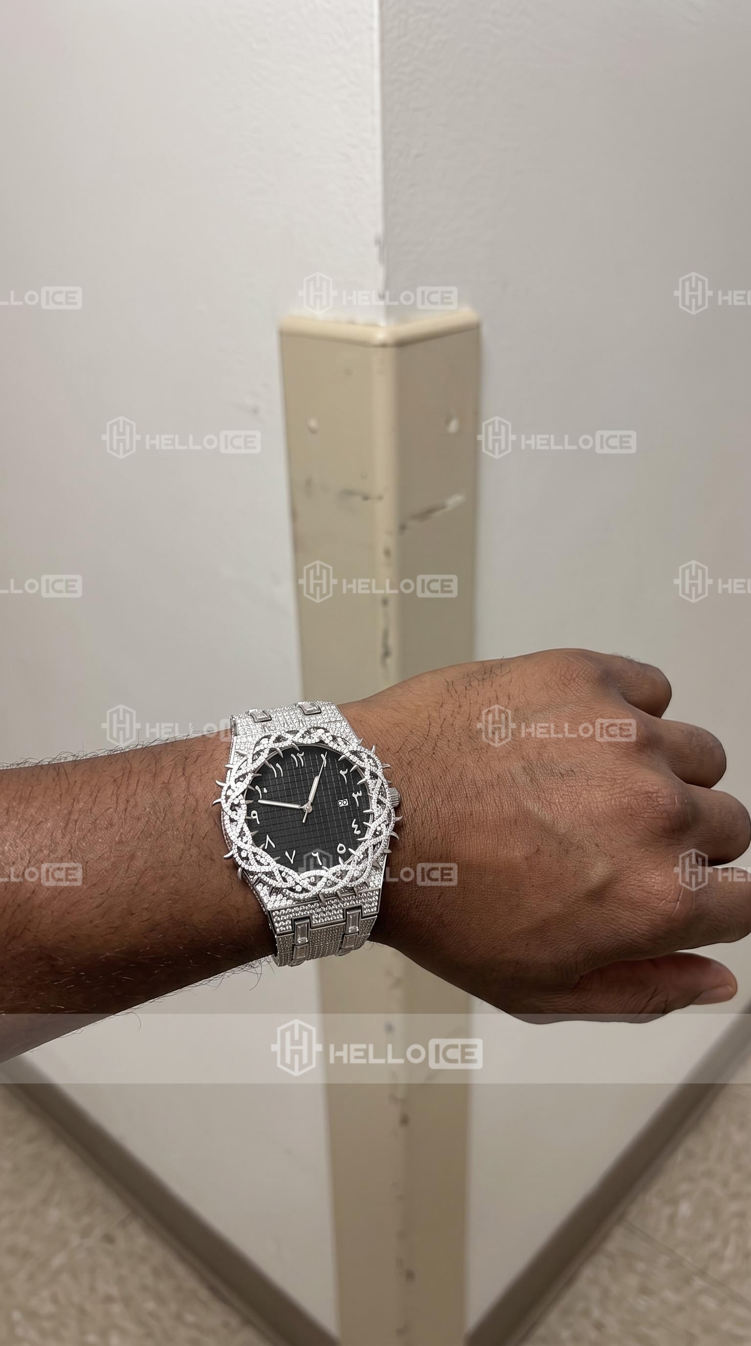 Helloice Review Image