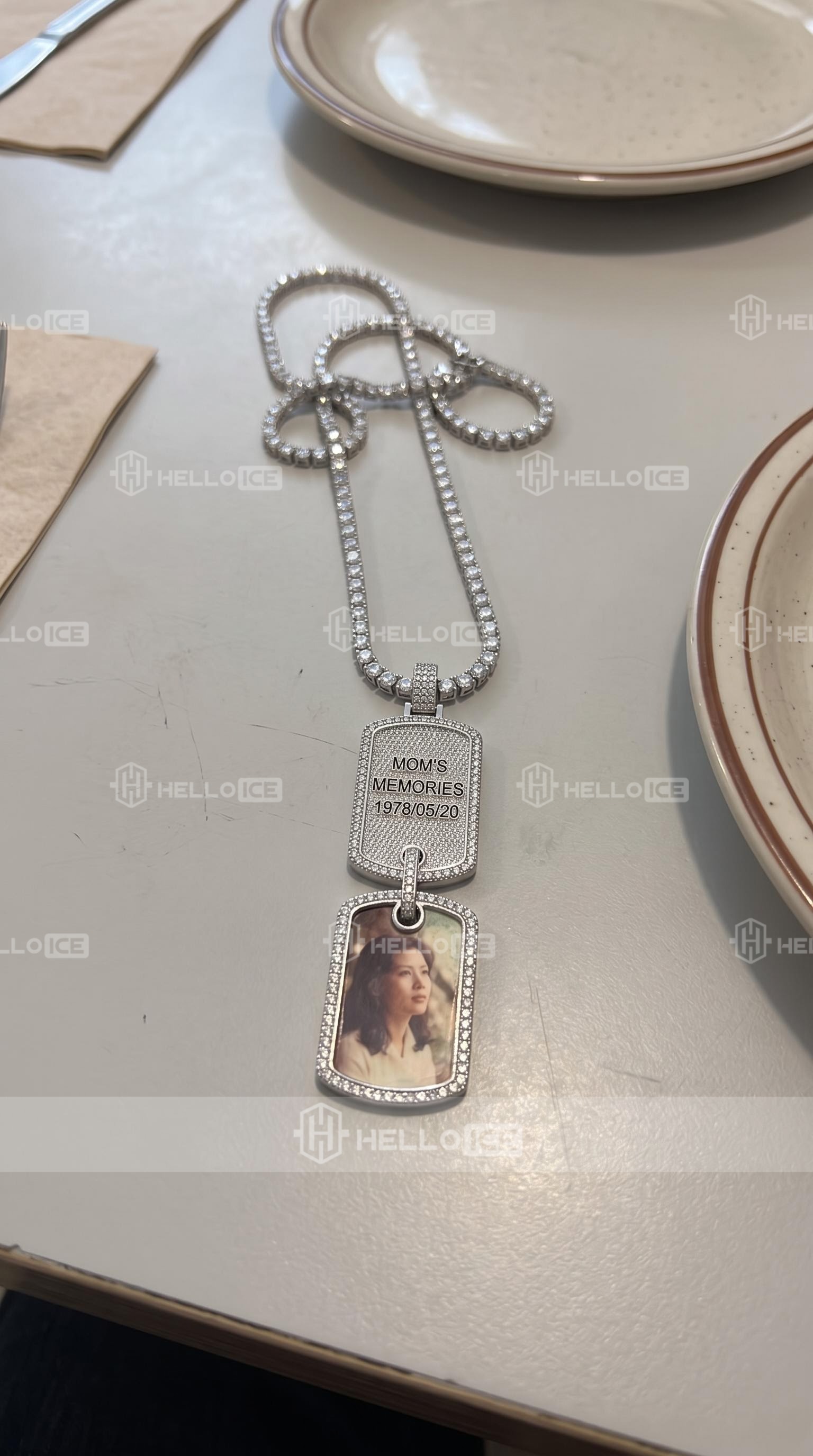 Helloice Review Image