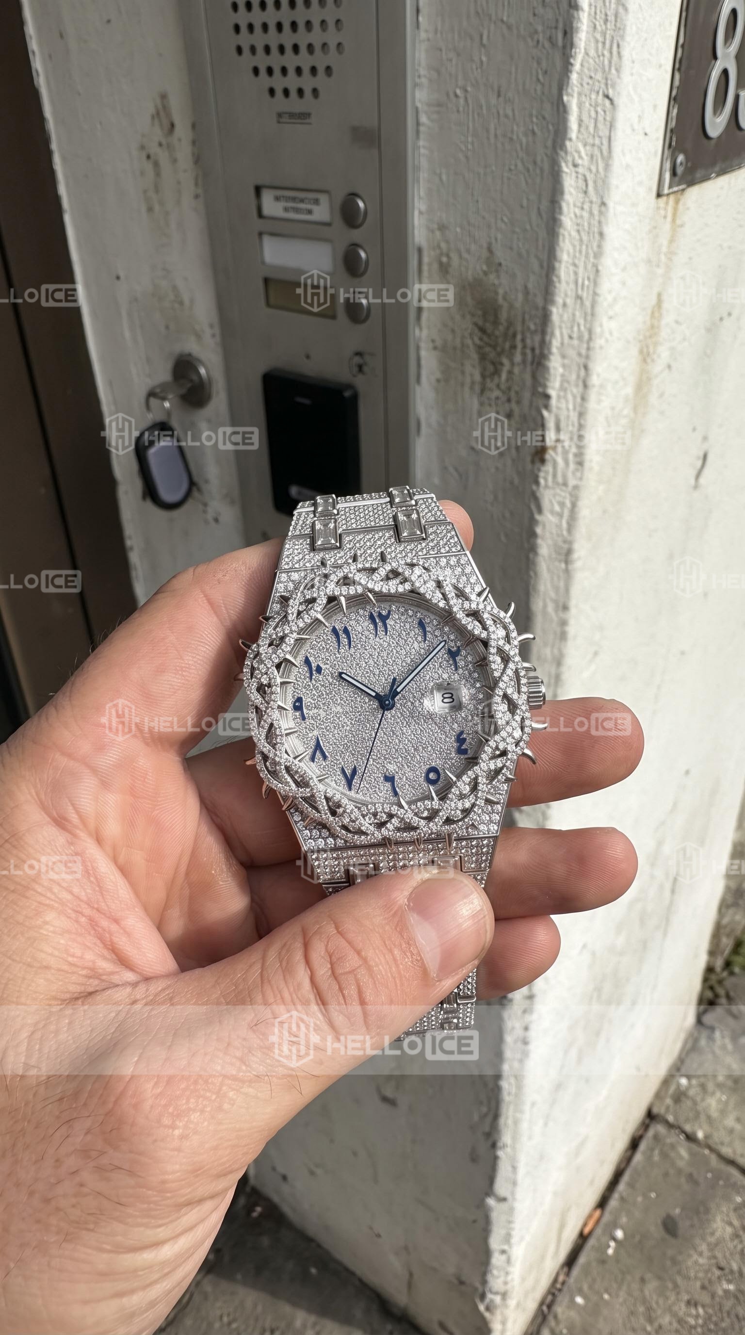 Helloice Review Image