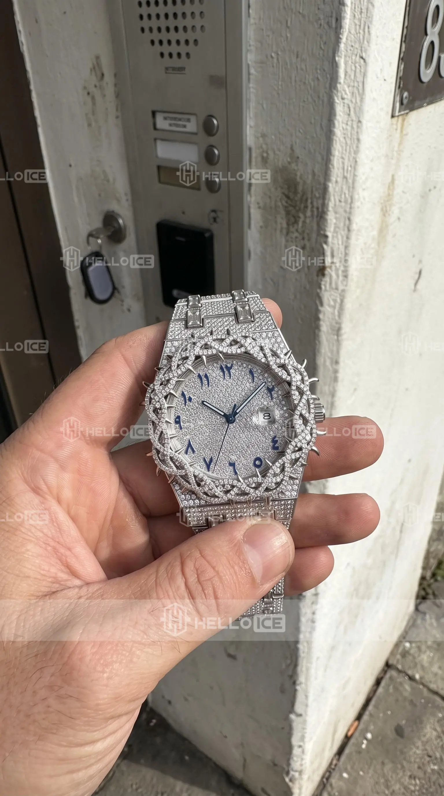 Helloice Review Image