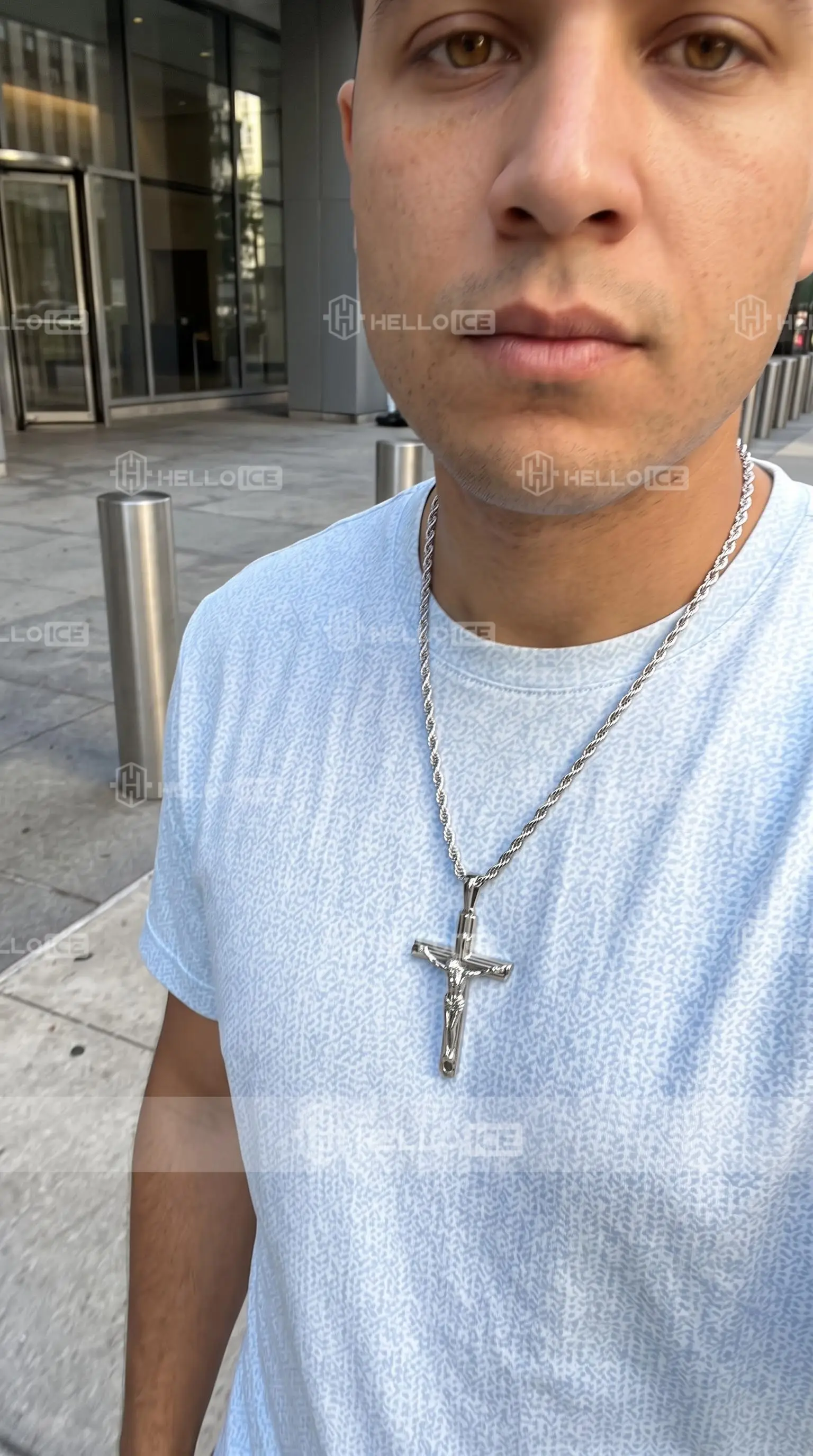 Helloice Review Image