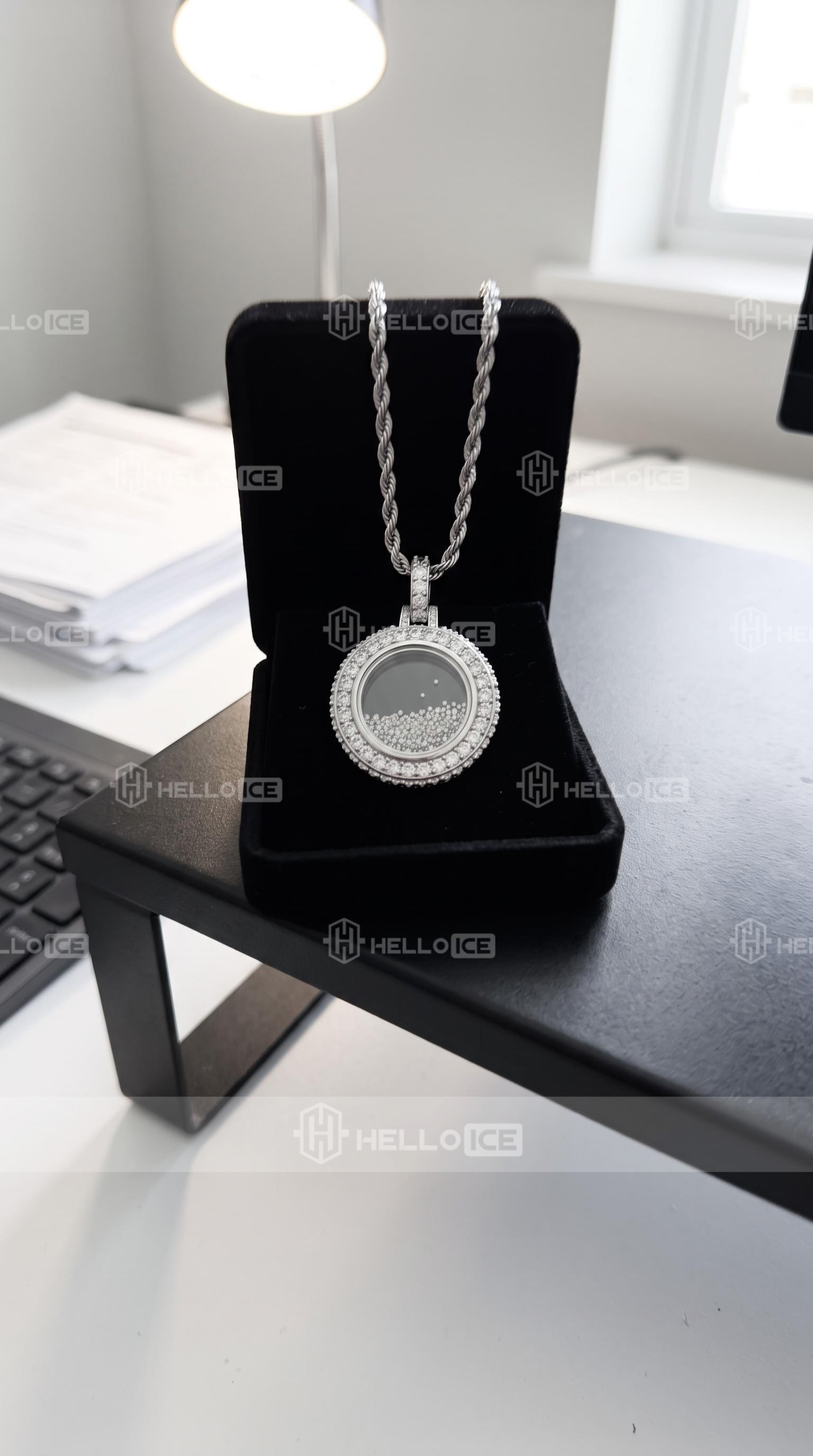Helloice Review Image