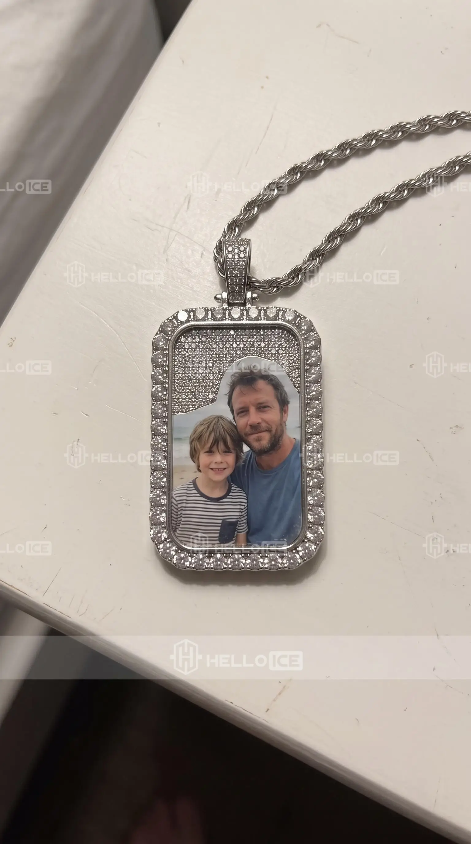 Helloice Review Image