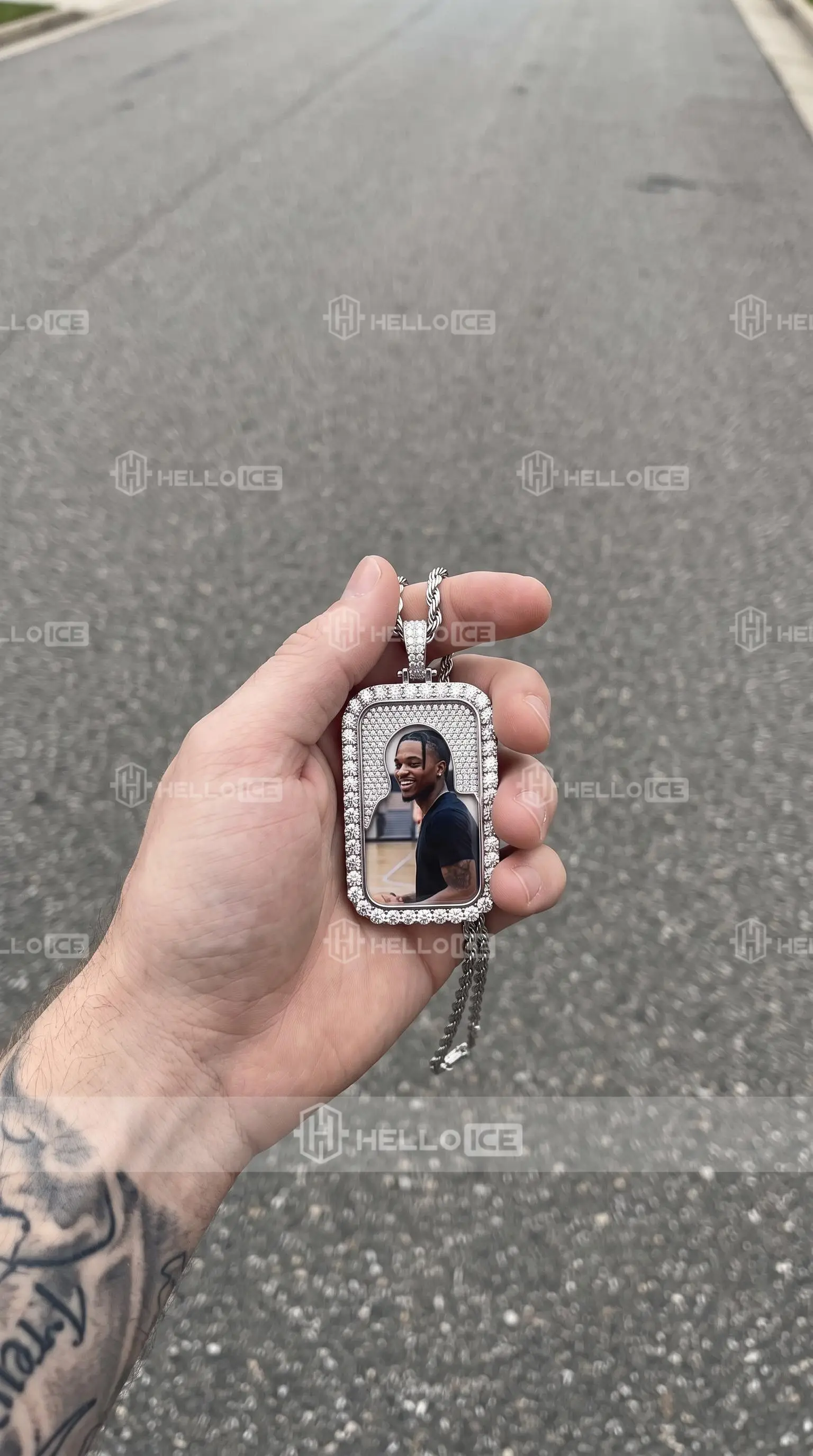 Helloice Review Image