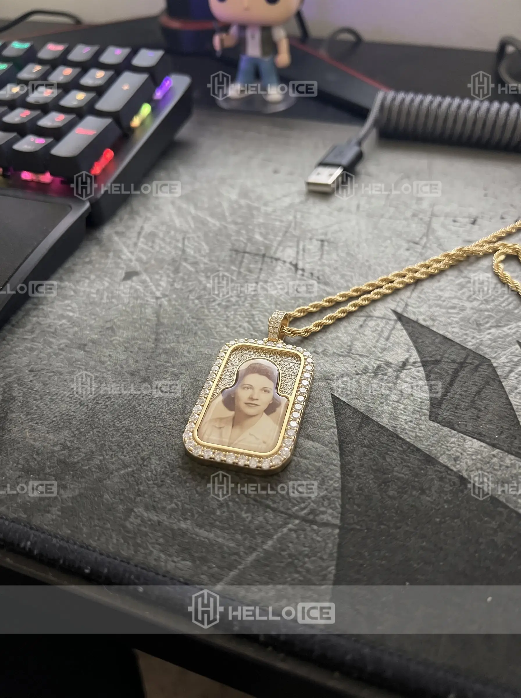 Helloice Review Image